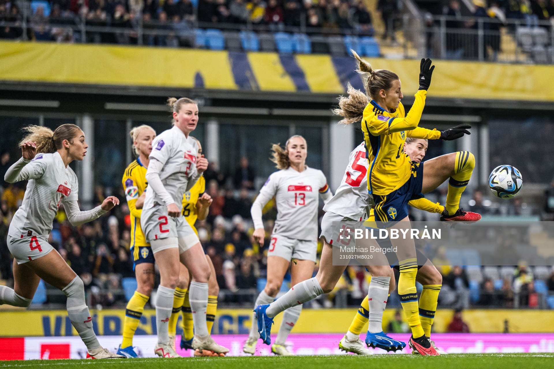 Luana Buhler of Switzerland and Nathalie Björn of Sweden