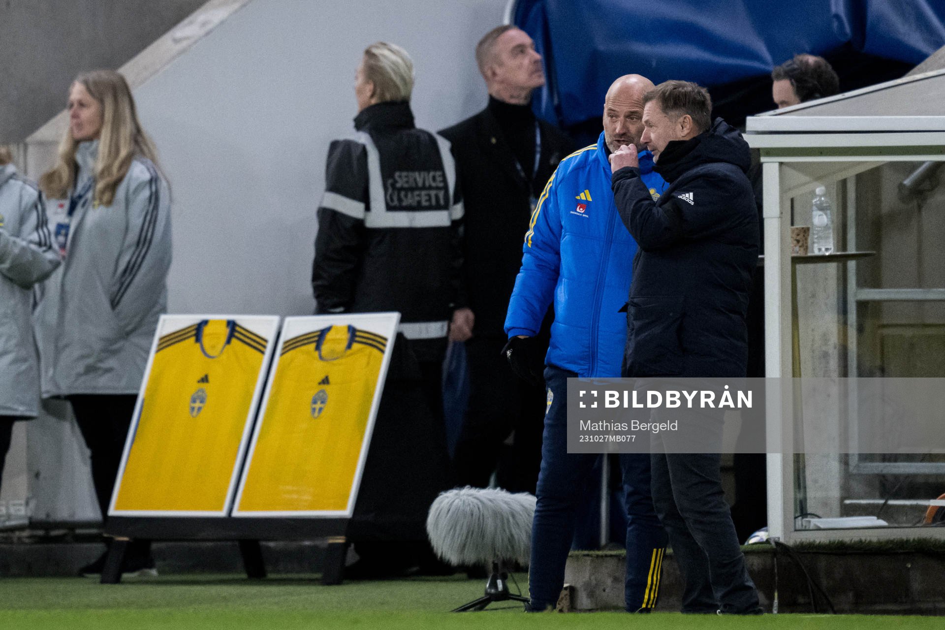 Assistant coach Magnus Wikman and head coach Peter