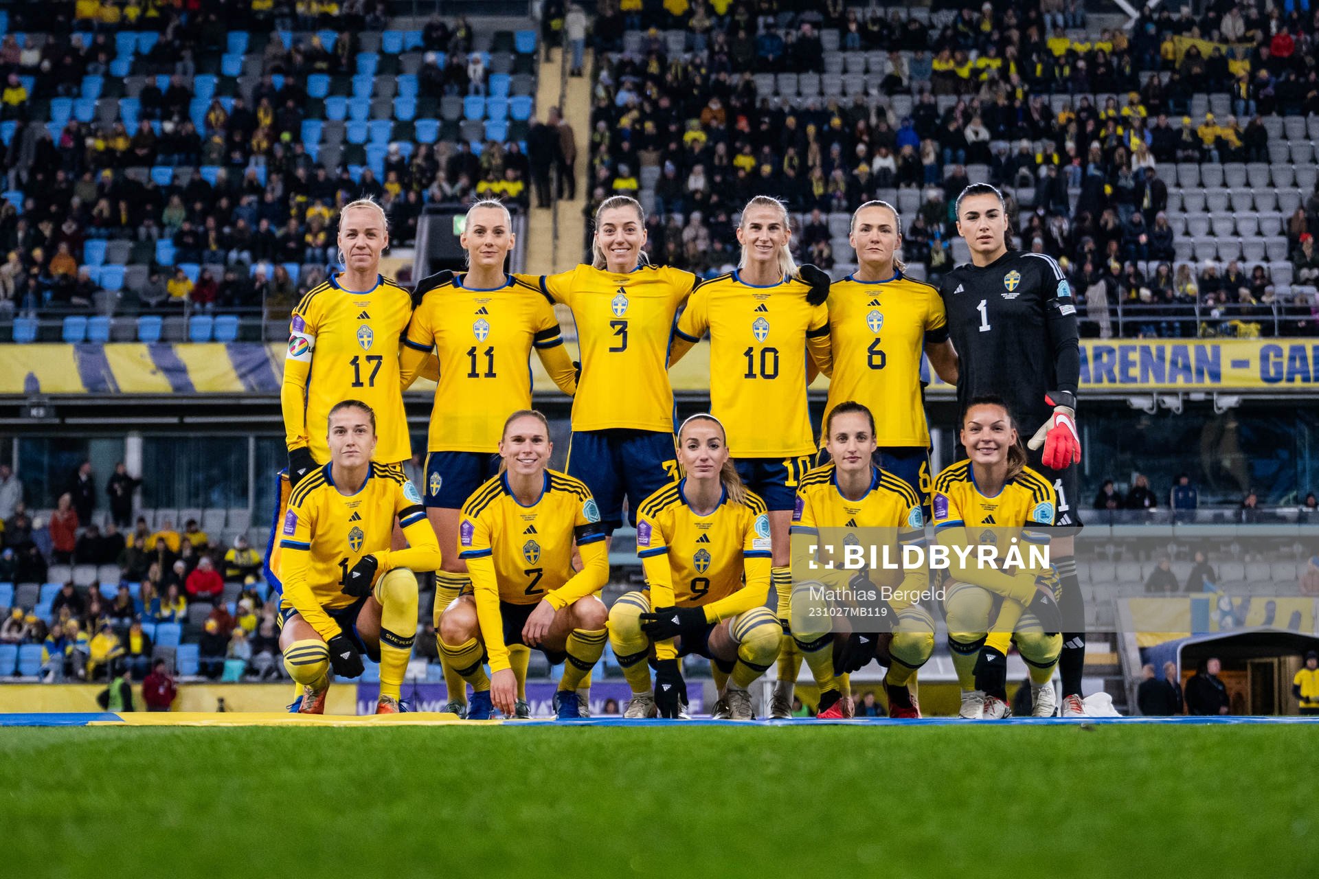 The starting eleven of Sweden pose for a picture