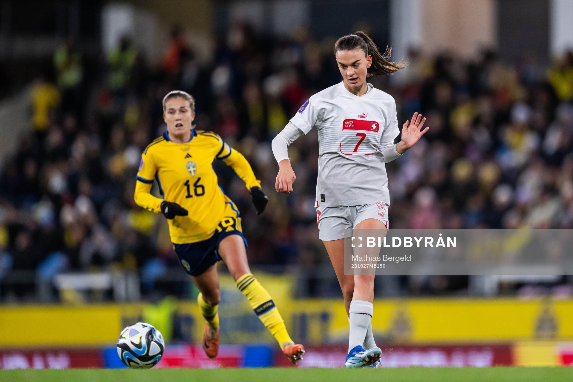 Filippa Angeldahl of Sweden and Riola Xhemaili of