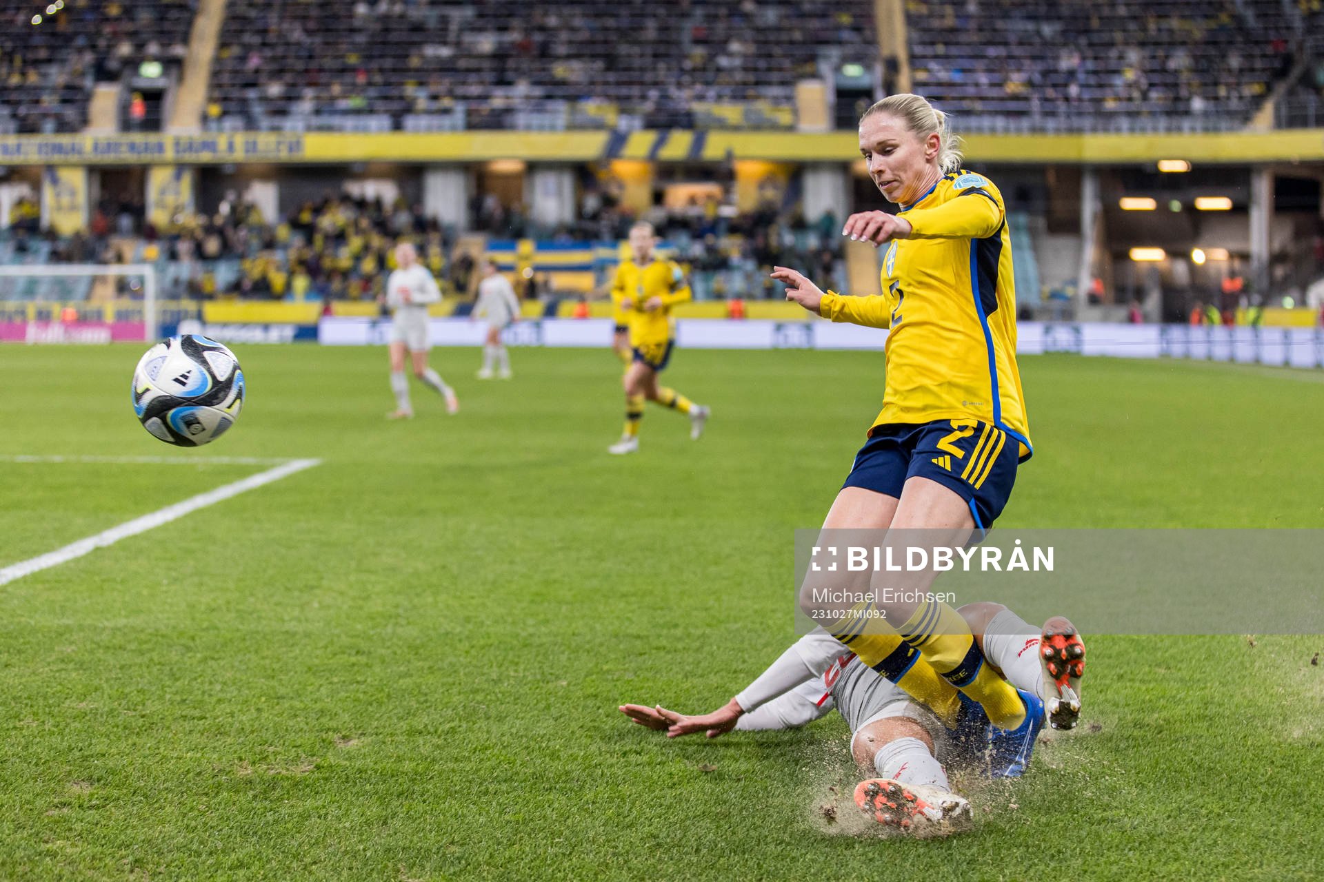 Jonna Andersson of Sweden and Meriame Terchoun of