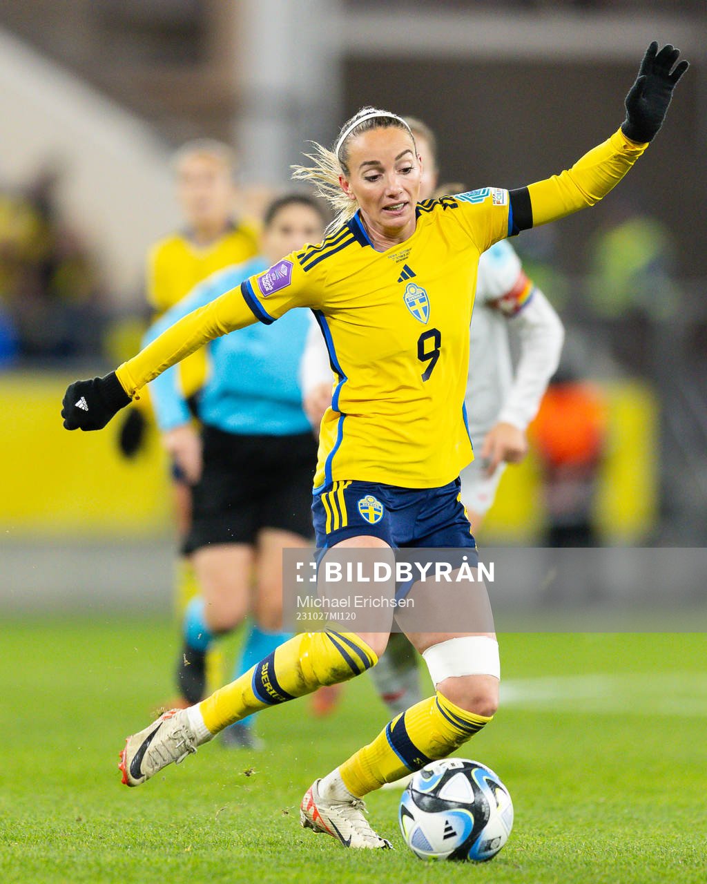 Kosovare Asllani of Sweden