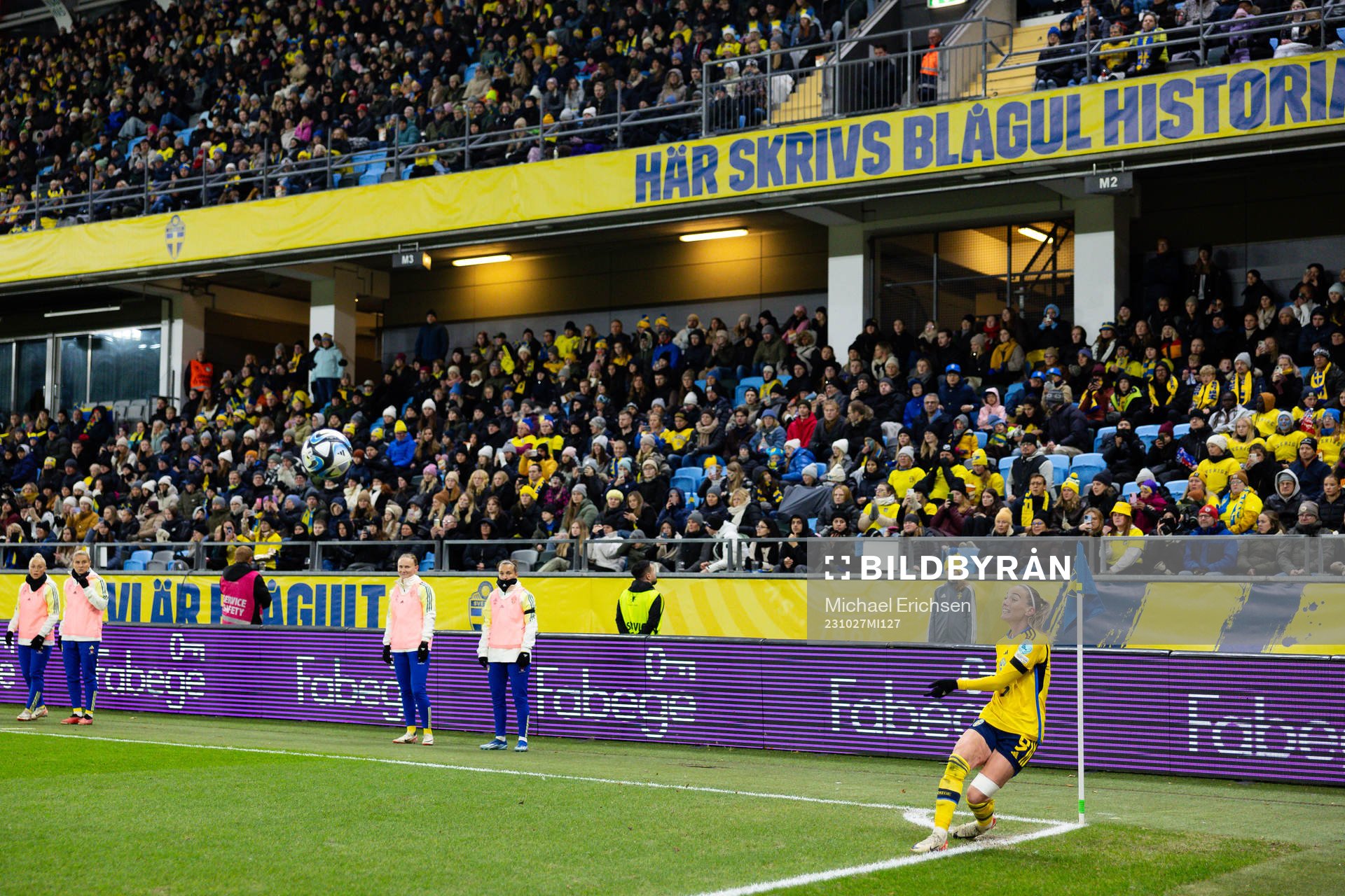 Kosovare Asllani of Sweden with a corner kick