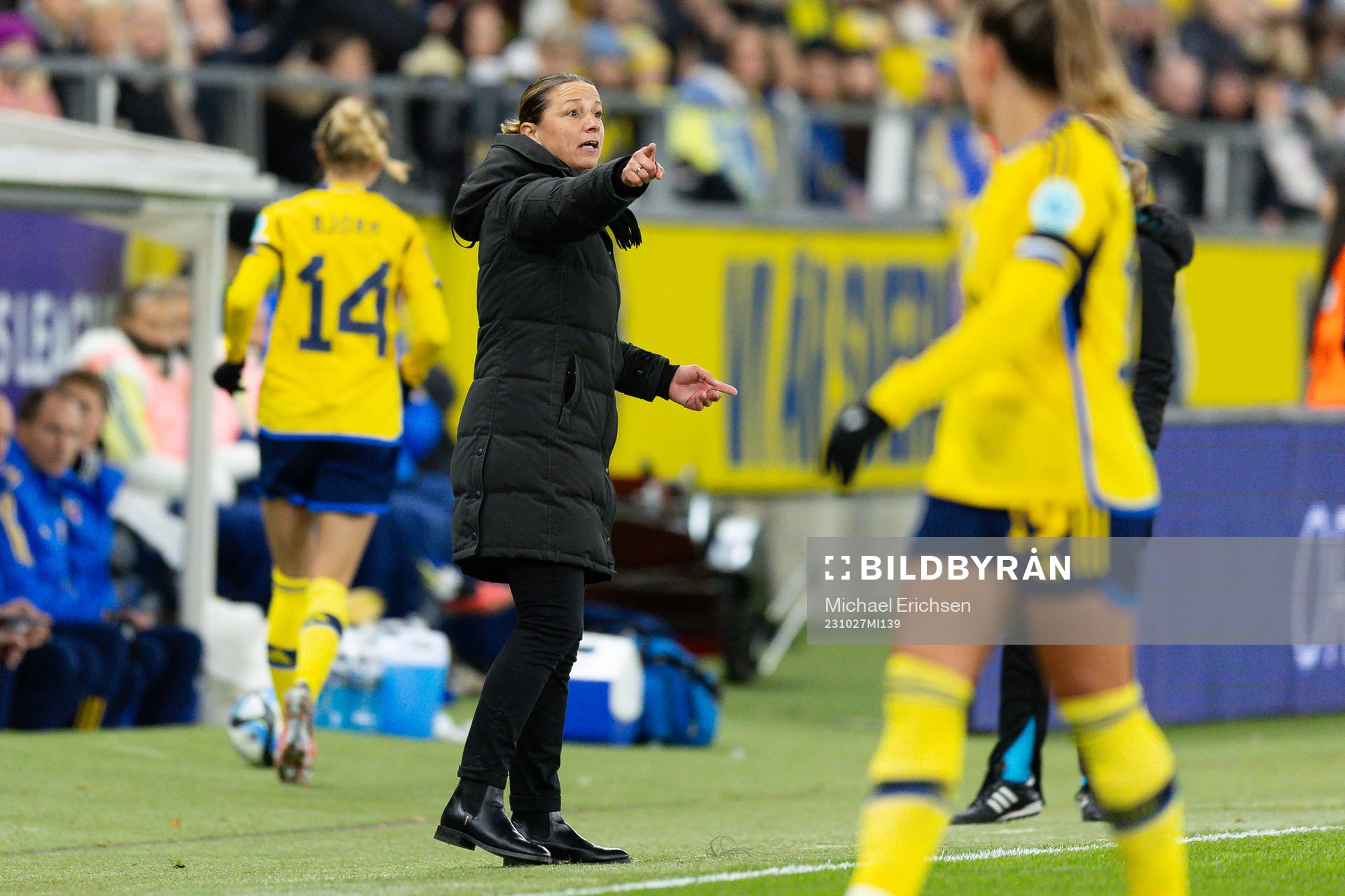 Head coach Inka Grings of Switzerland