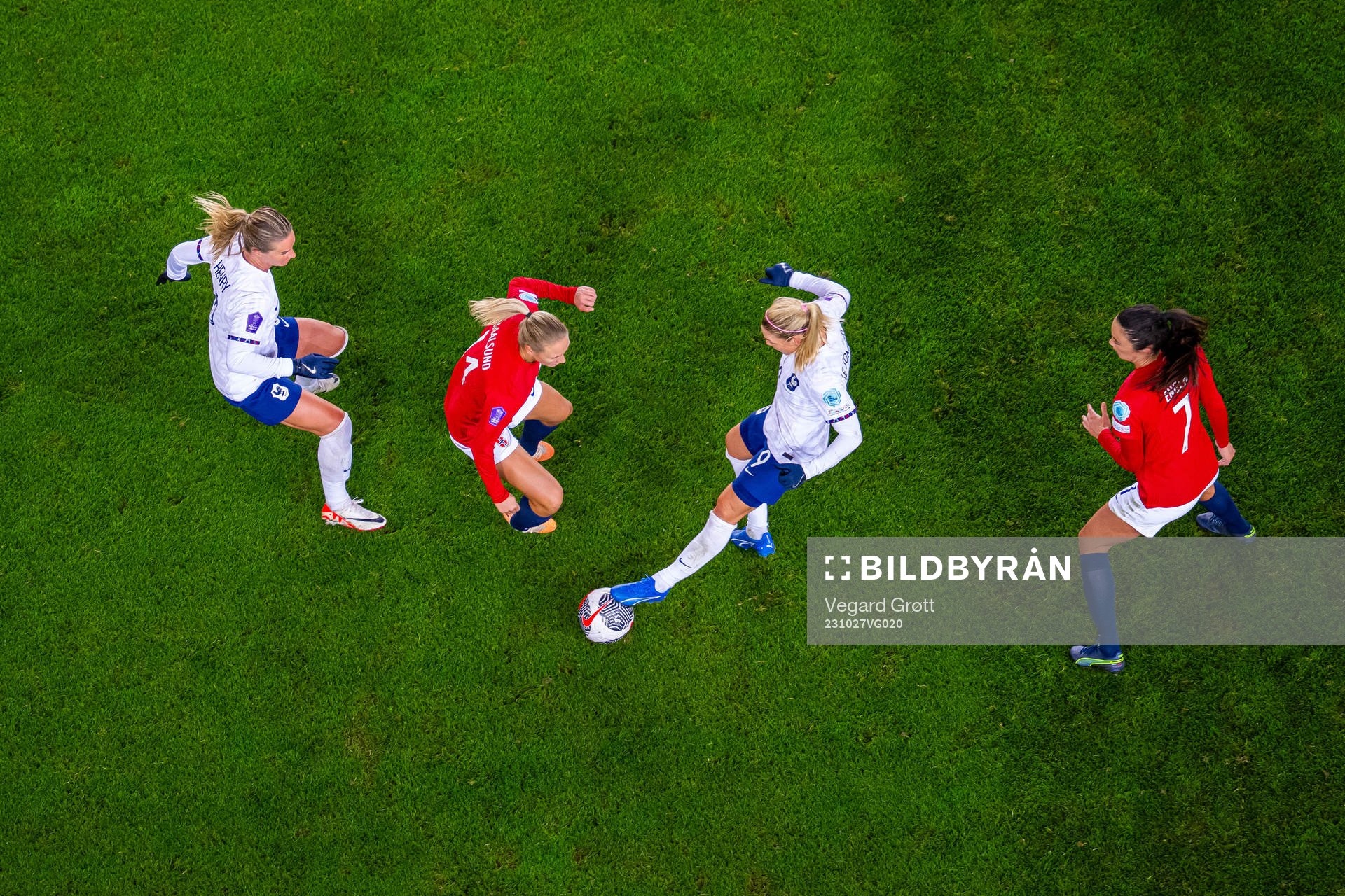 Amandine Henry of France, Lisa Naalsund of Norway, Eugénie