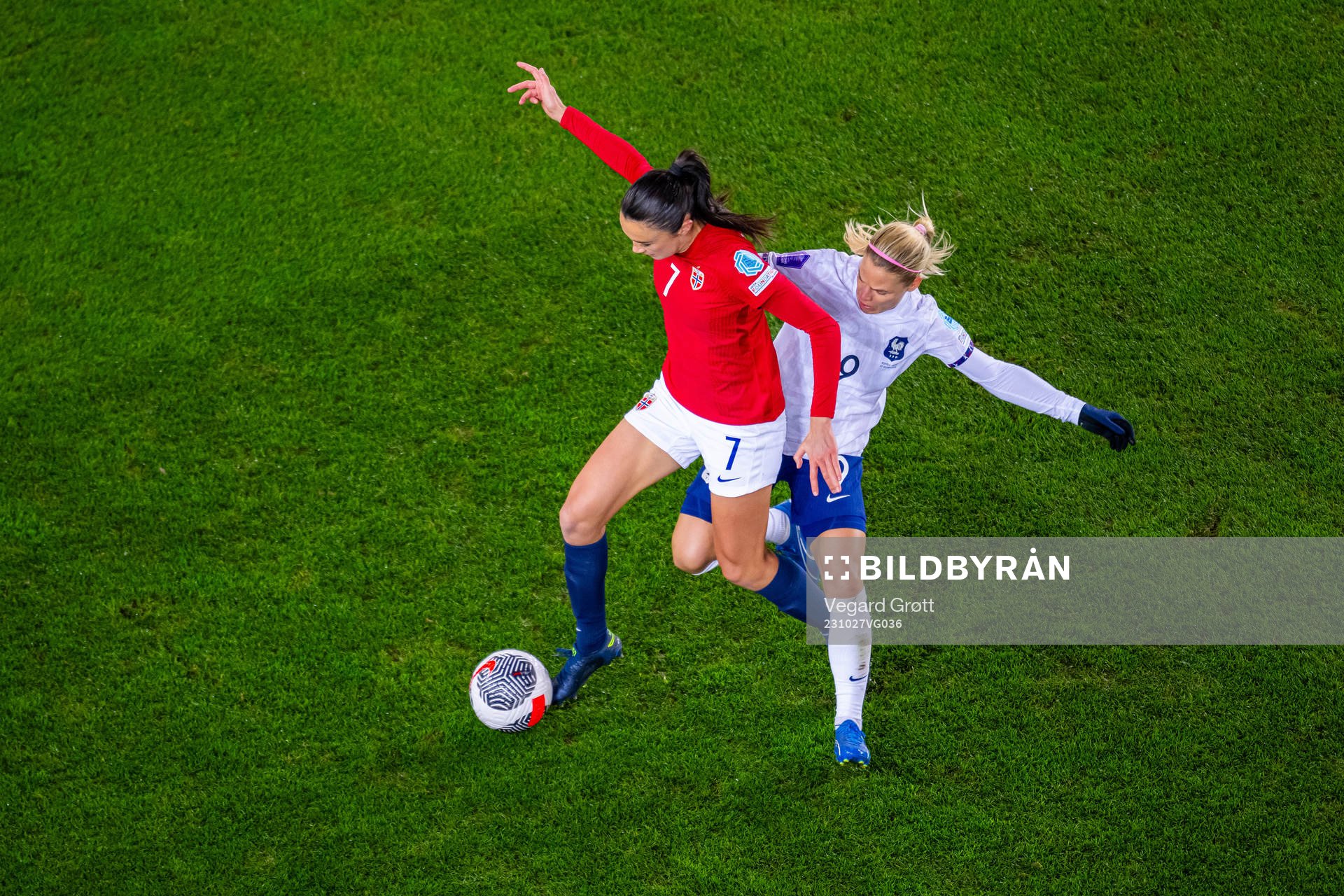 Ingrid Syrstad Engen of Norway and Eugénie Le Sommer of