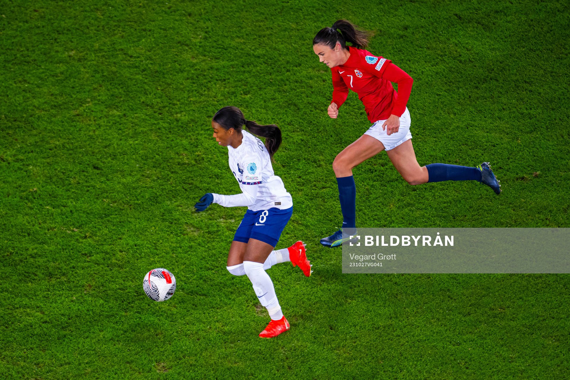 Grace Geyoro of France and Ingrid Syrstad Engen of Norway