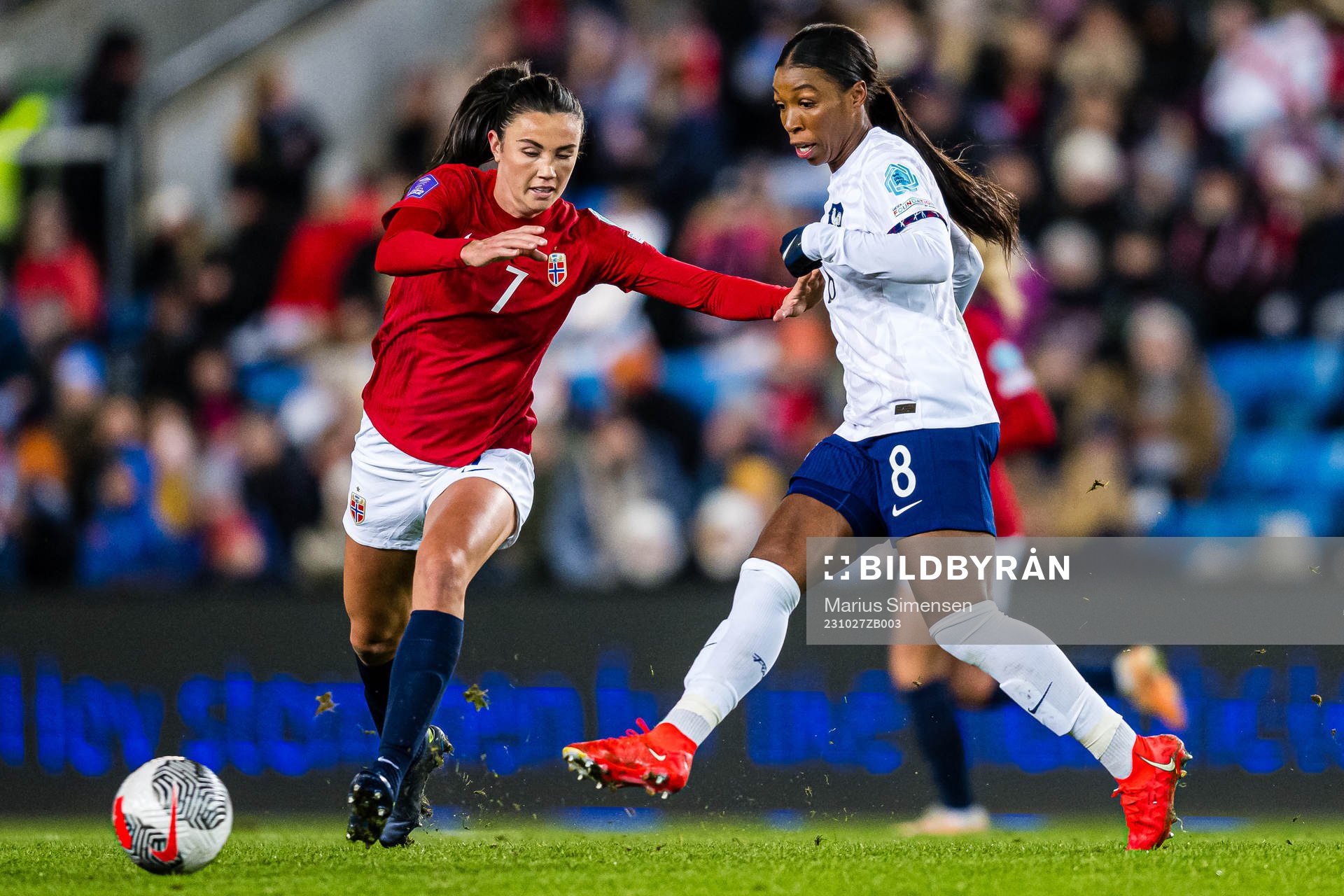 Ingrid Syrstad Engen of Norway and Grace Geyoro of France