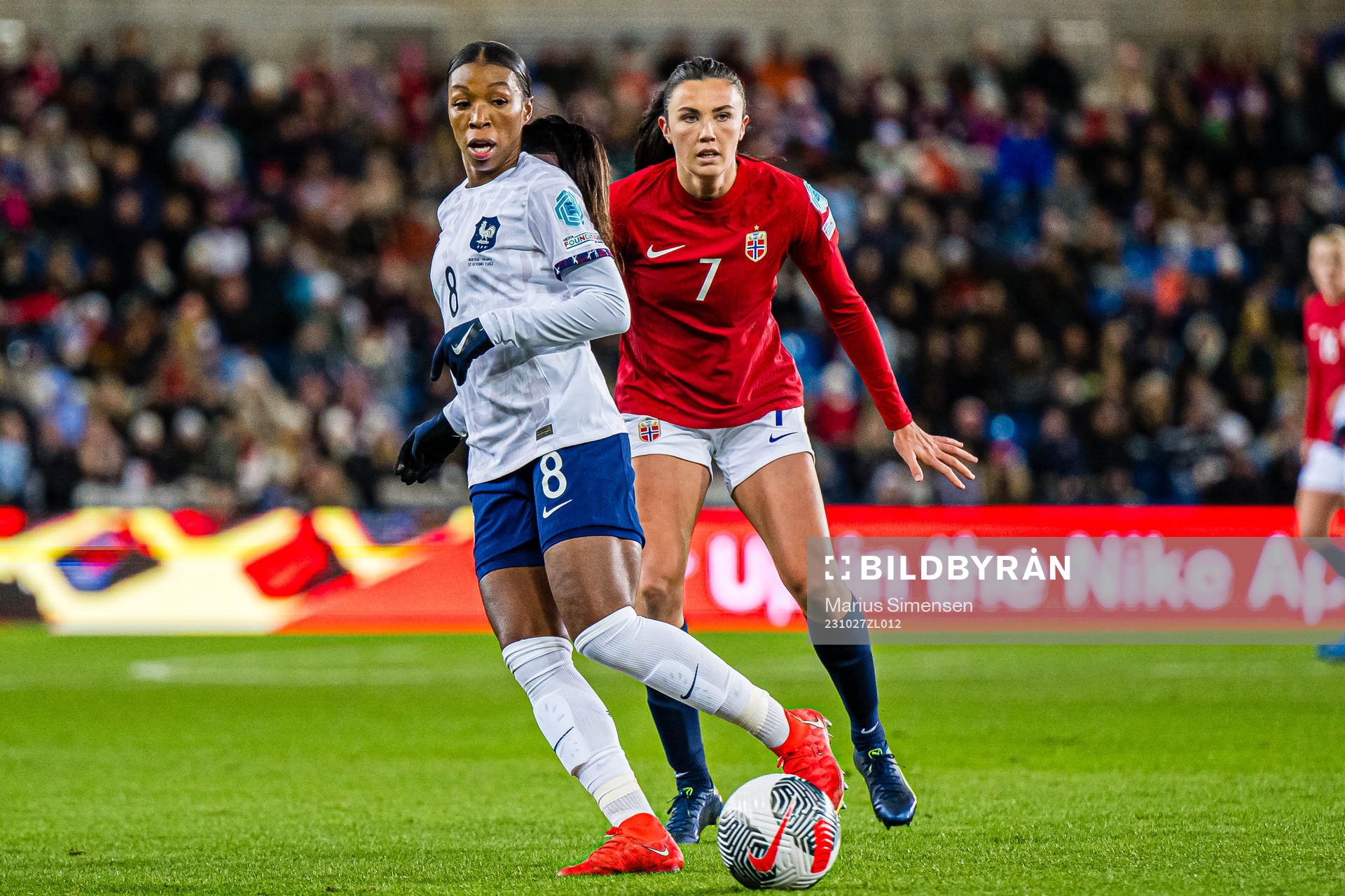 Grace Geyoro of France and Ingrid Syrstad Engen of Norway
