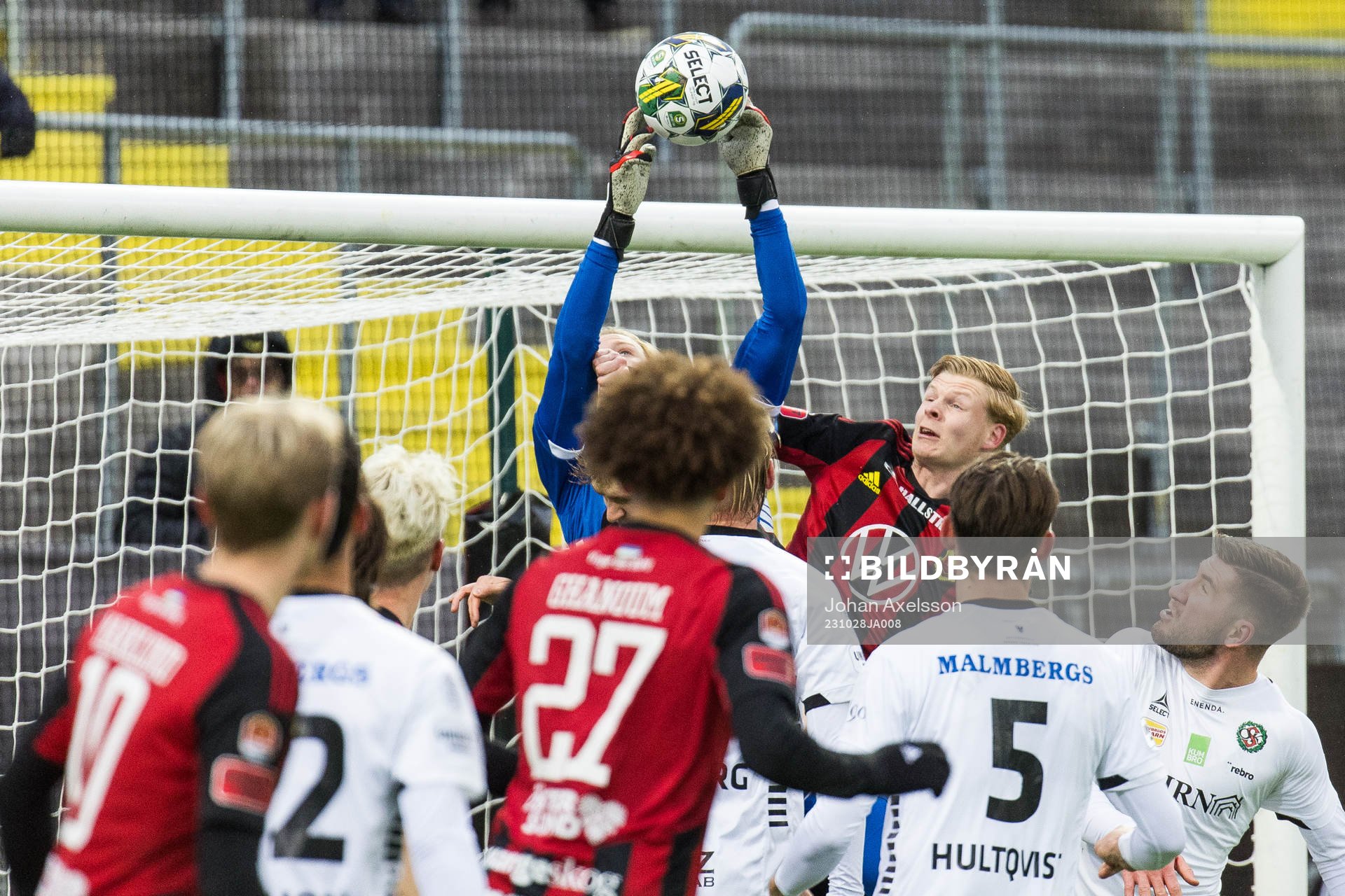 Örebros William Eskelinen och Östersunds Malcolm Stolt