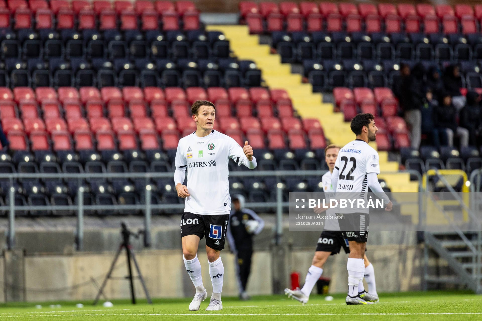 Örebros Daniel Hultqvist jublar