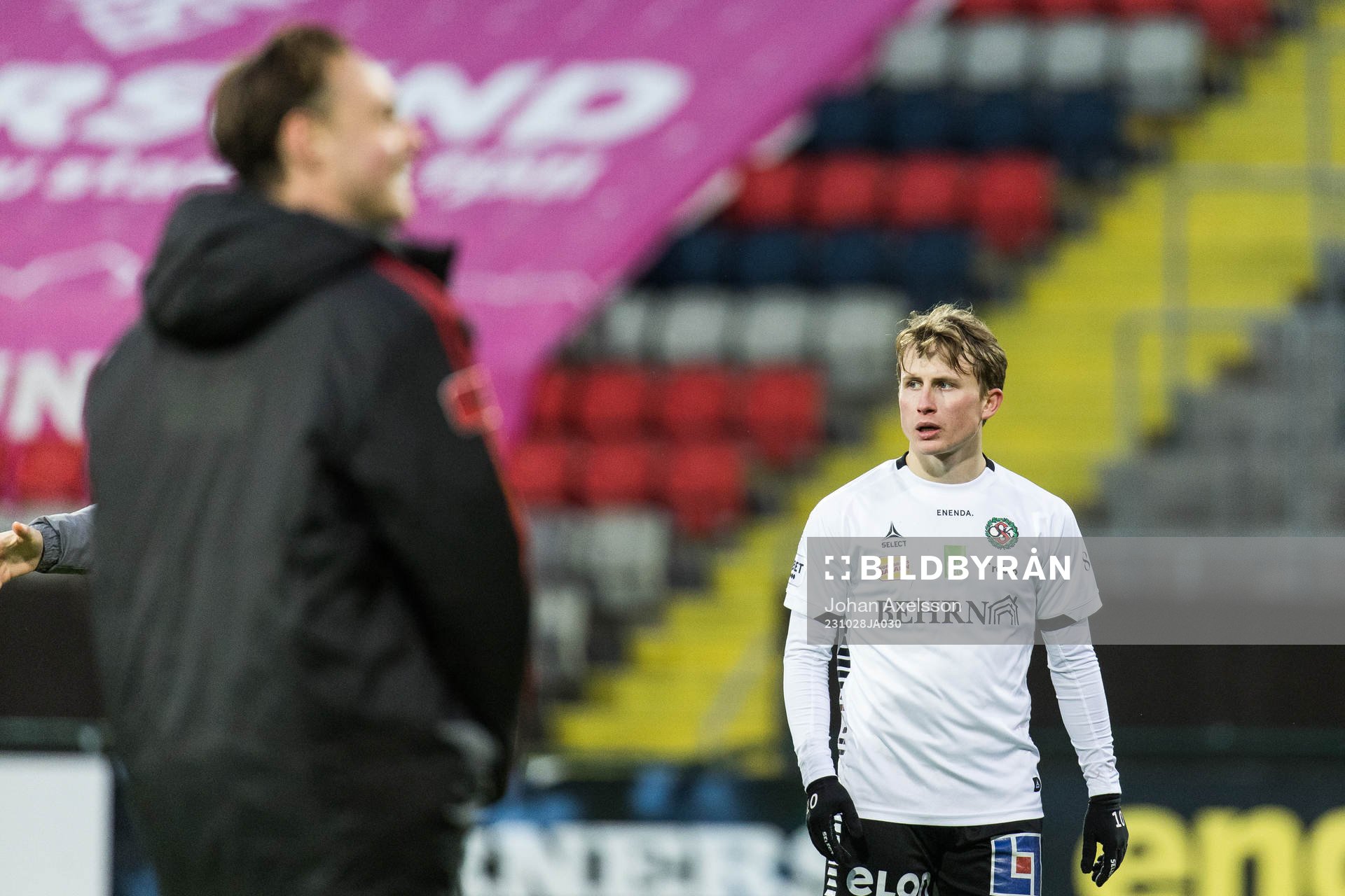 Örebros Victor Backman deppar