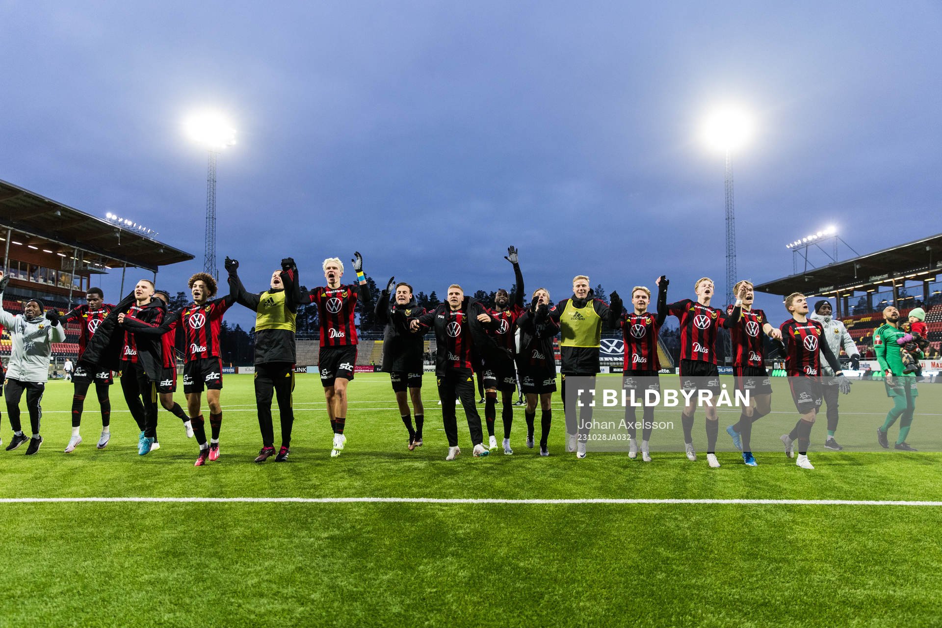 Östersunds spelare jublar