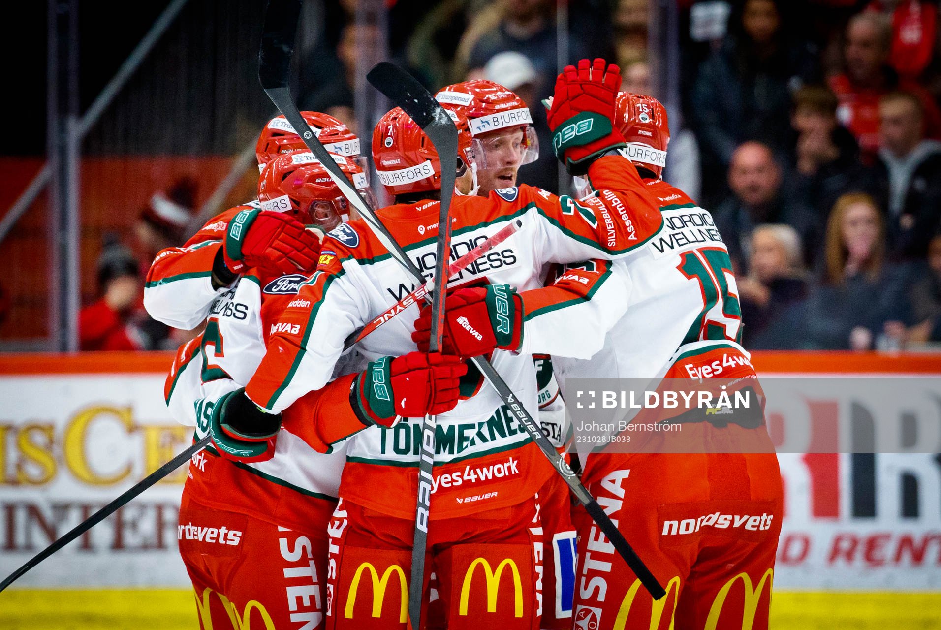 Frölundas Gustav Rydahl jublar vid 1-1 med Henrik