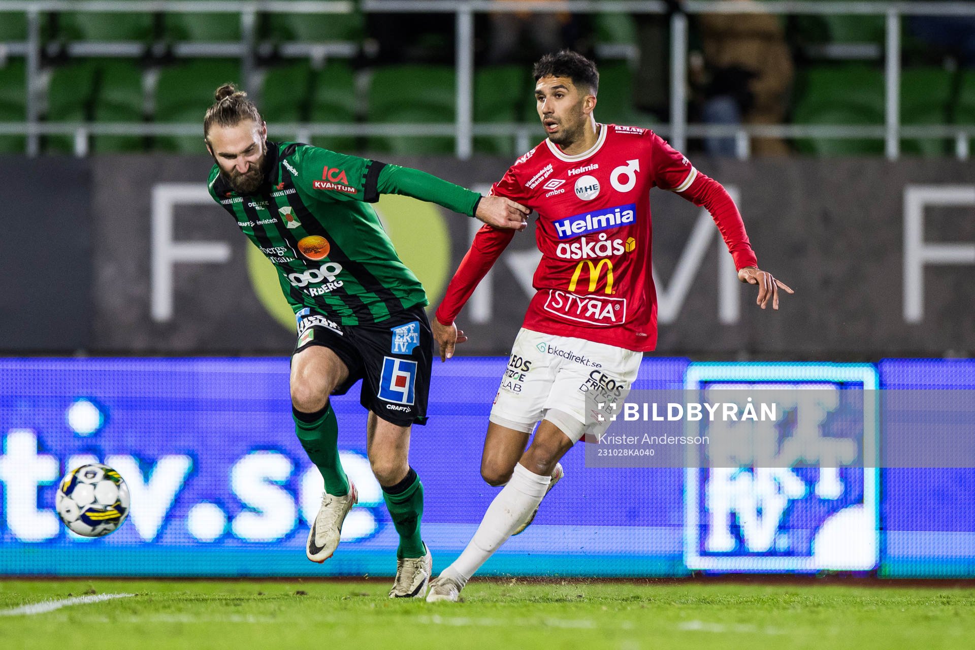 Varbergs Oskar Sverrisson och Degerfors Elyas Bouzaiene
