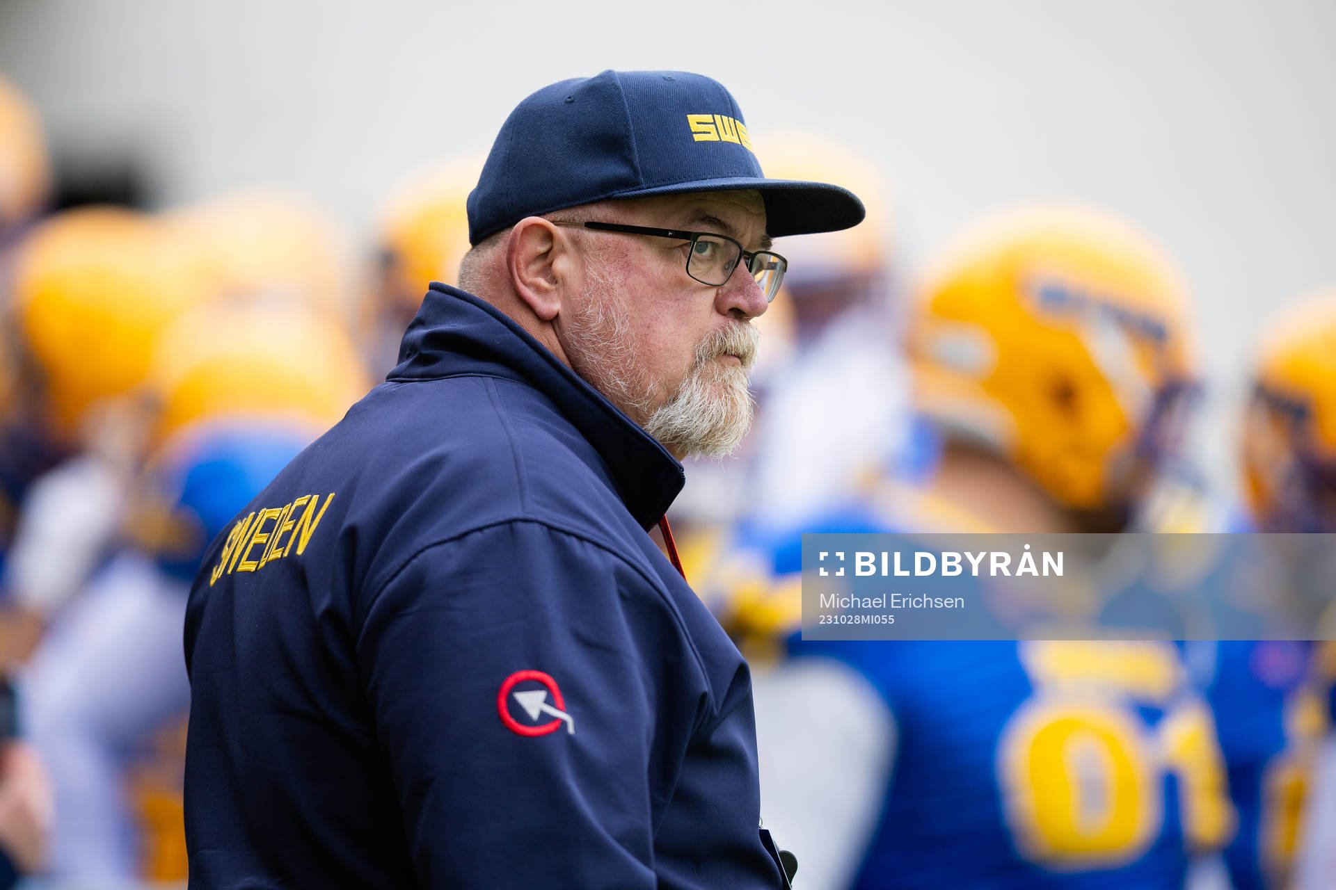Head coach BD Kennedy of Sweden