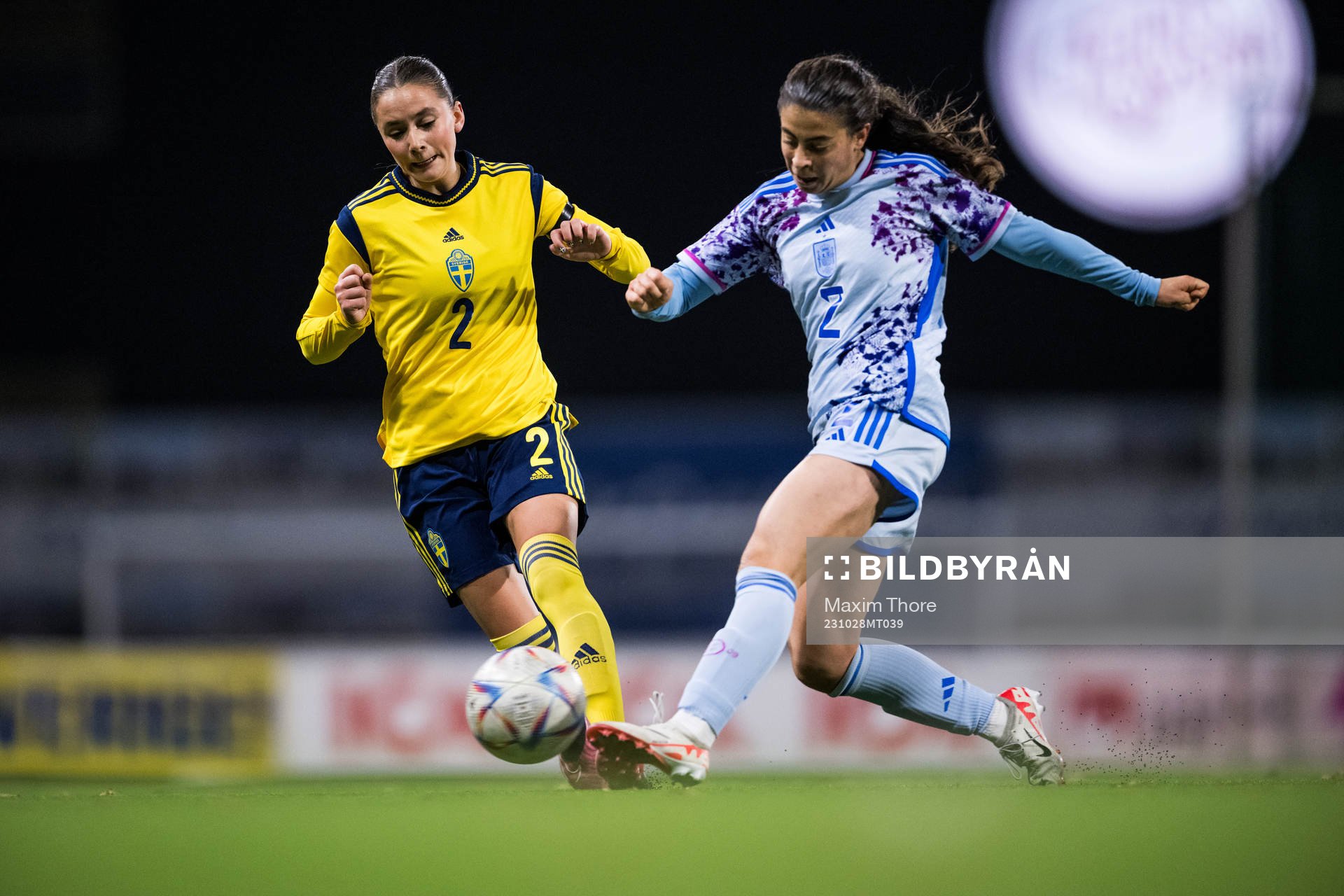 Vera Blom of Sweden and Judit of Spain