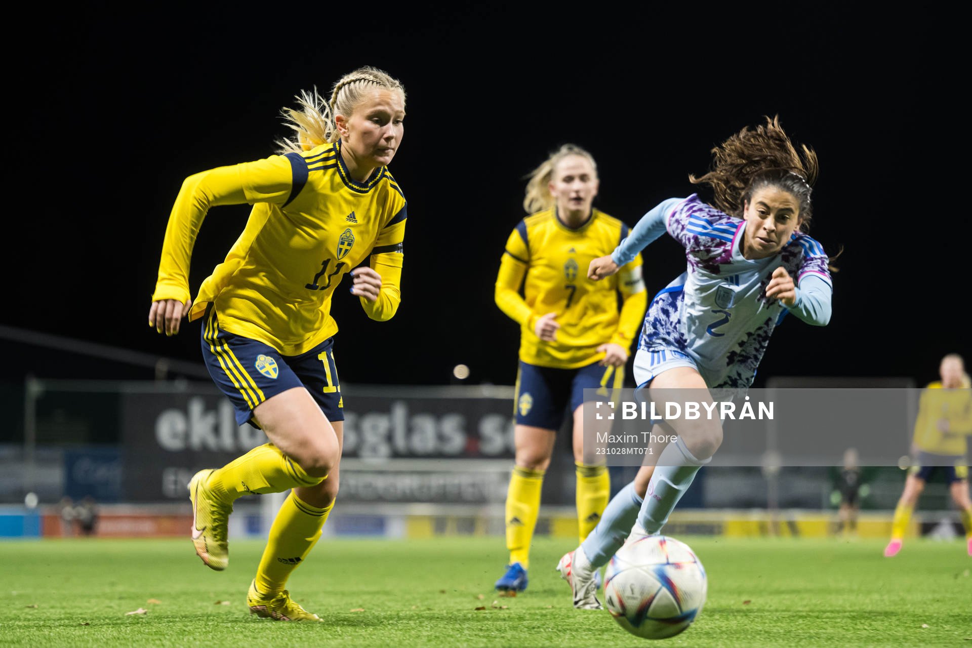 Tilda Sandén of Sweden and Judit of Spain