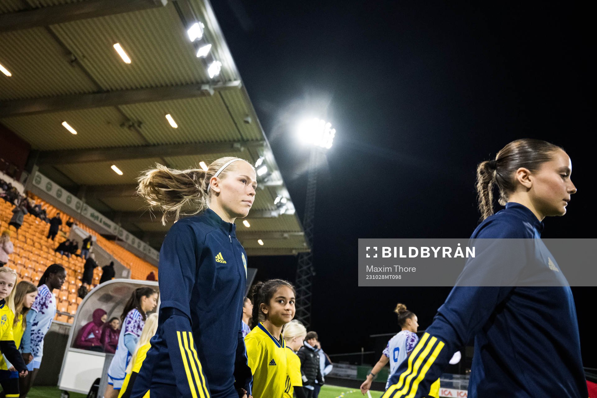 Players of Sweden enters the pitch