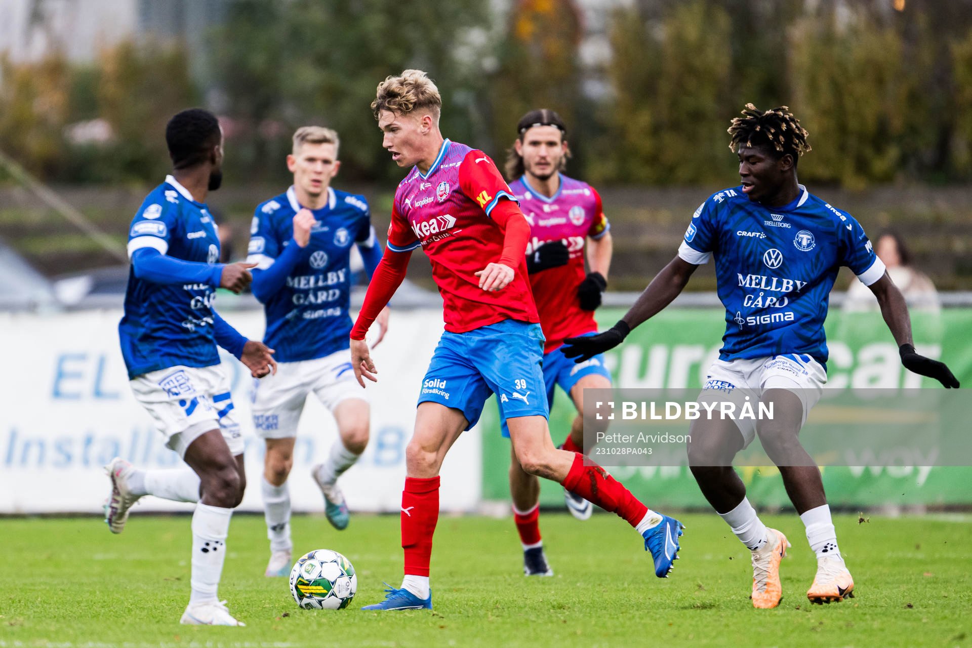 Helsingborgs Benjamin Örn och Trelleborgs Abel Ogwuche