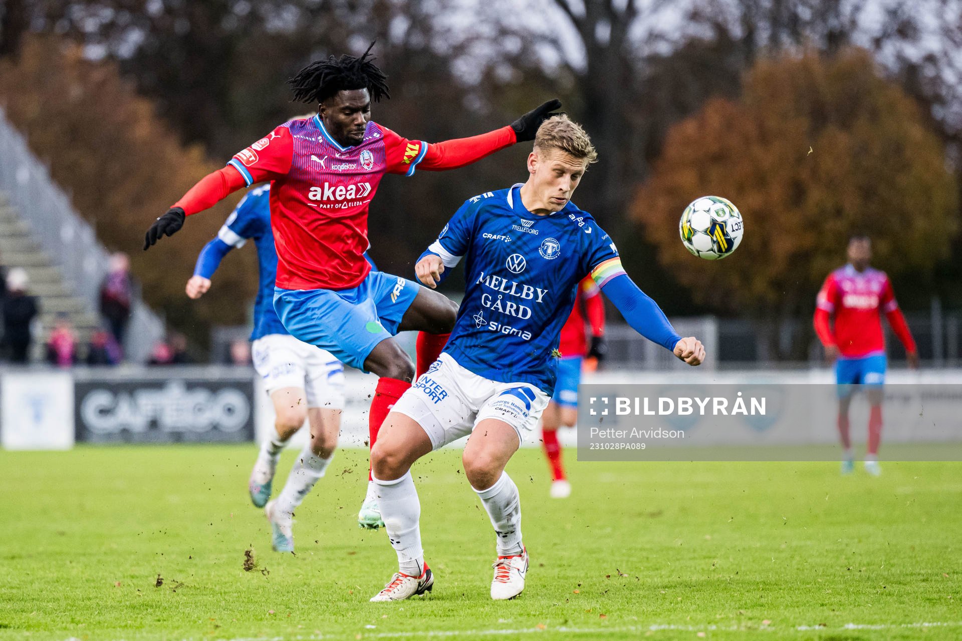 Helsingborgs Benjamin Acquah och Trelleborgs Tobias Karlsson