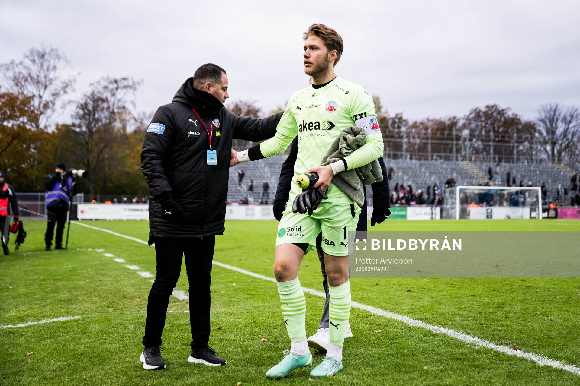 Helsingborgs målvakt Kalle Joelsson deppar