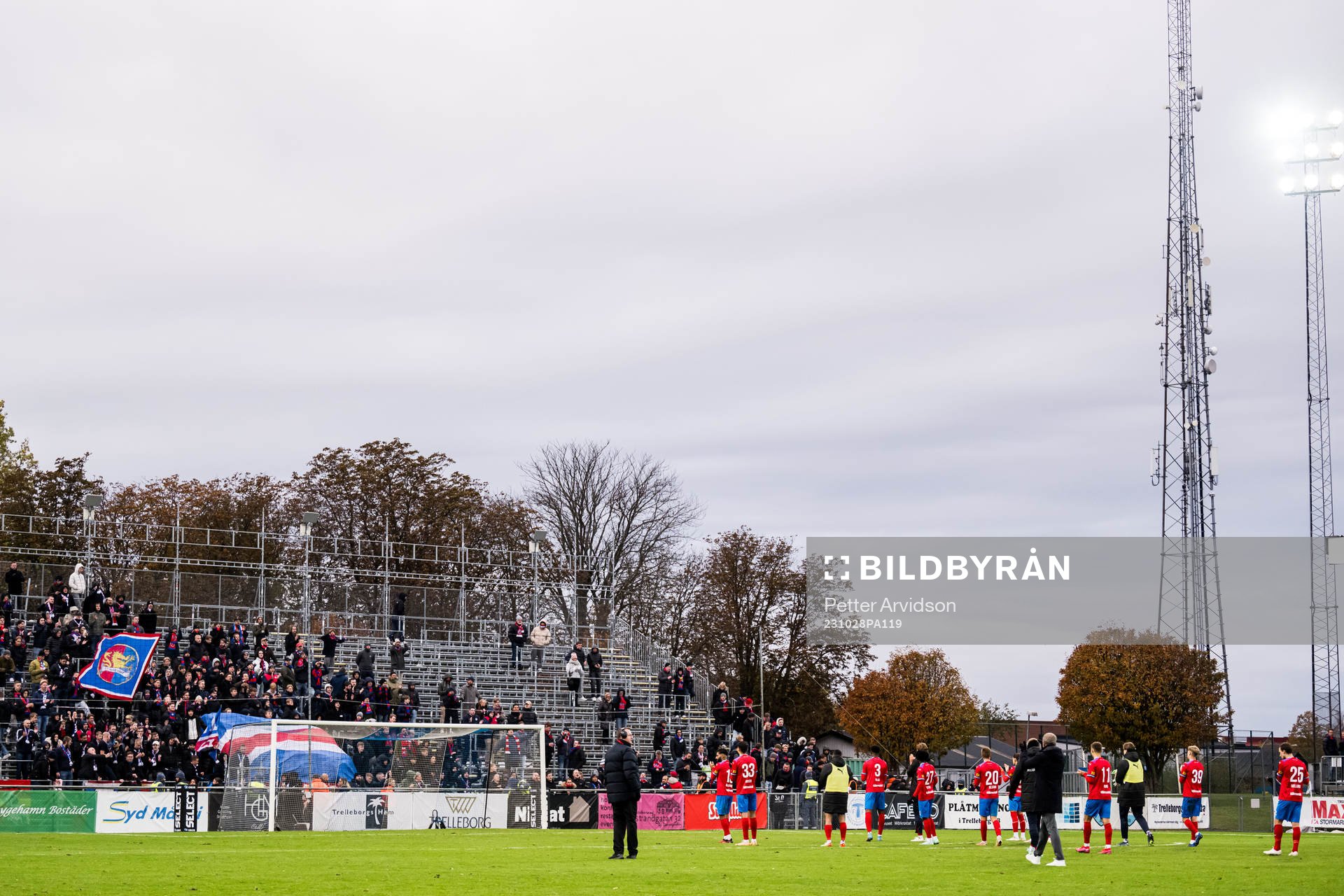 Helsingborgs spelare tackar supportrarna