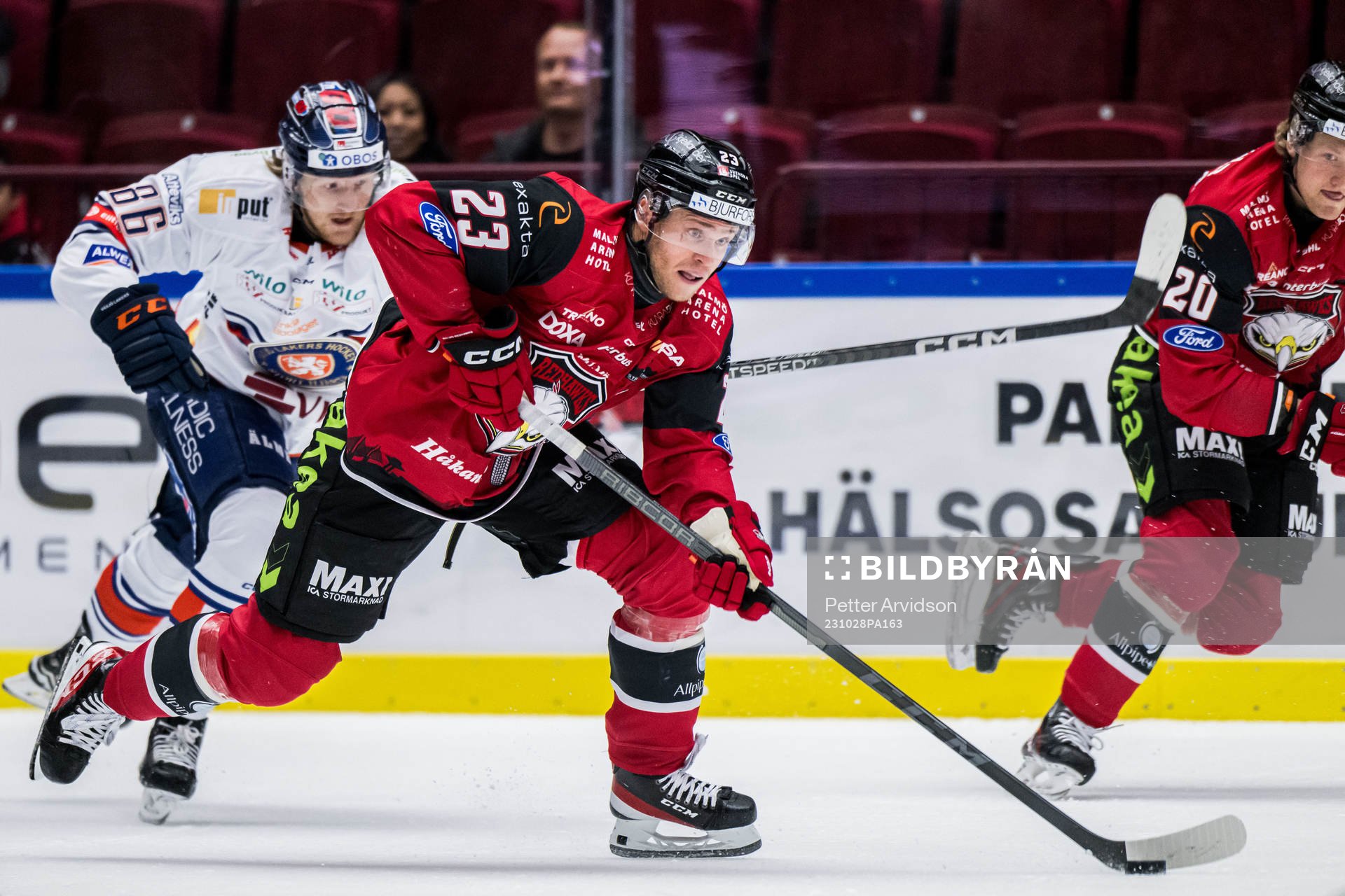 Växjö Lakers HCs Joachim Blichfeld och IF Malmö Redhawks