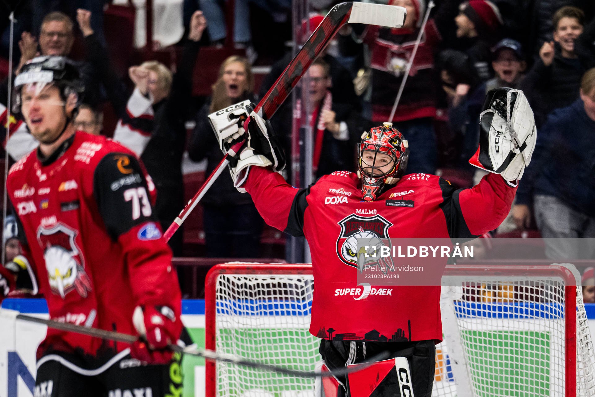 IF Malmö Redhawks målvakt Daniel Marmenlind jublar