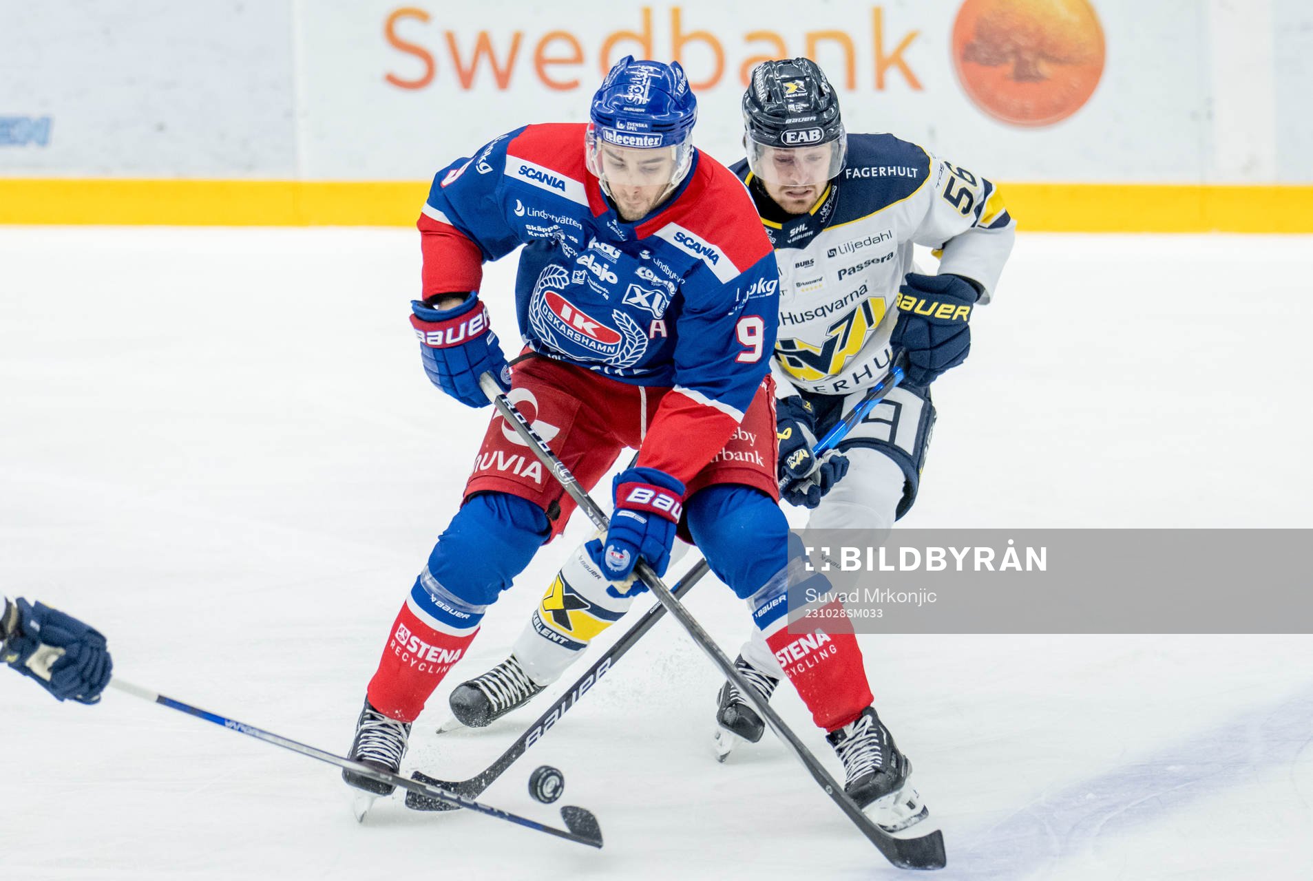 Oskarshamns Ahti Oksanen och HV71s Fredrik Forsberg