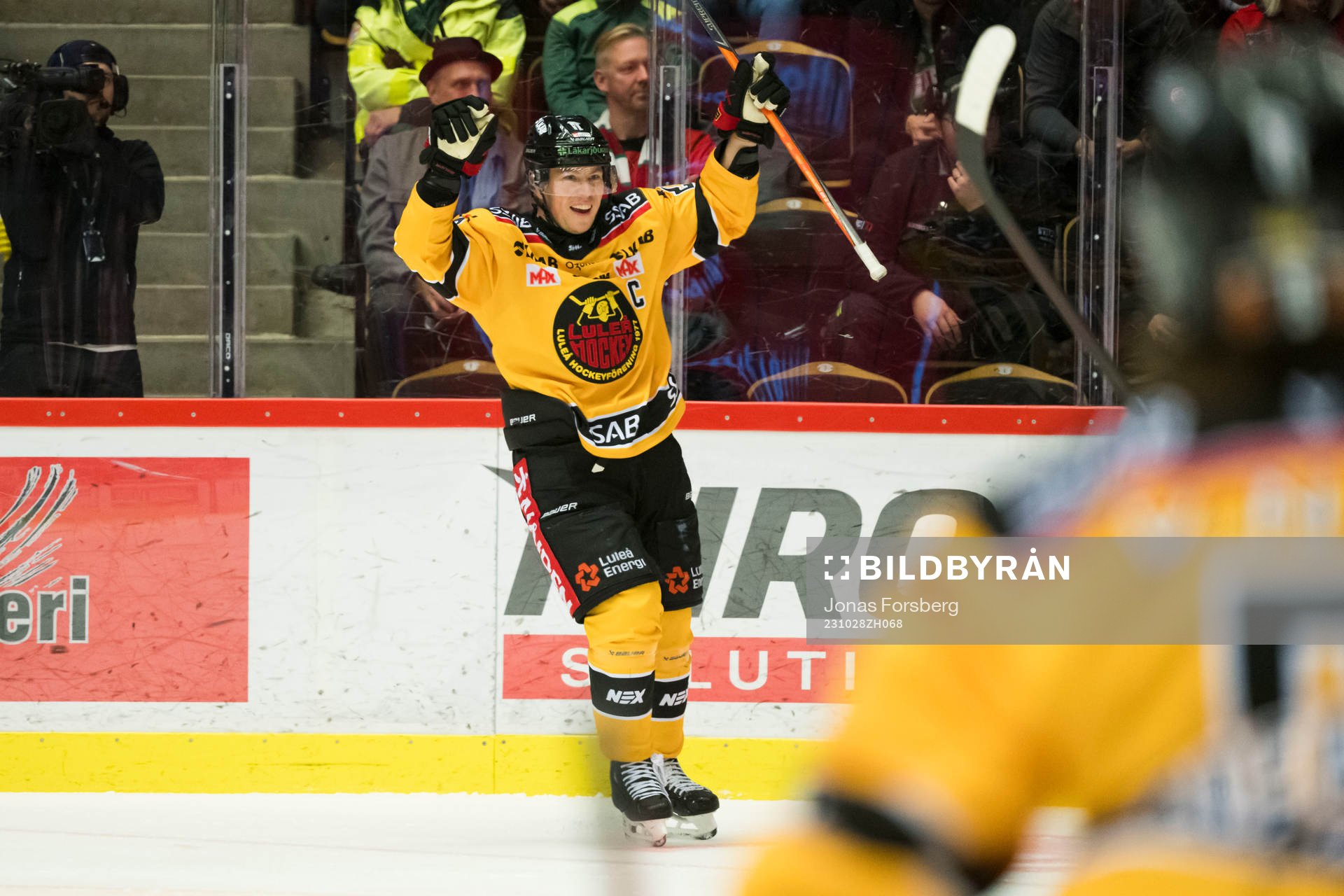 Luleås Erik Gustafsson jublar