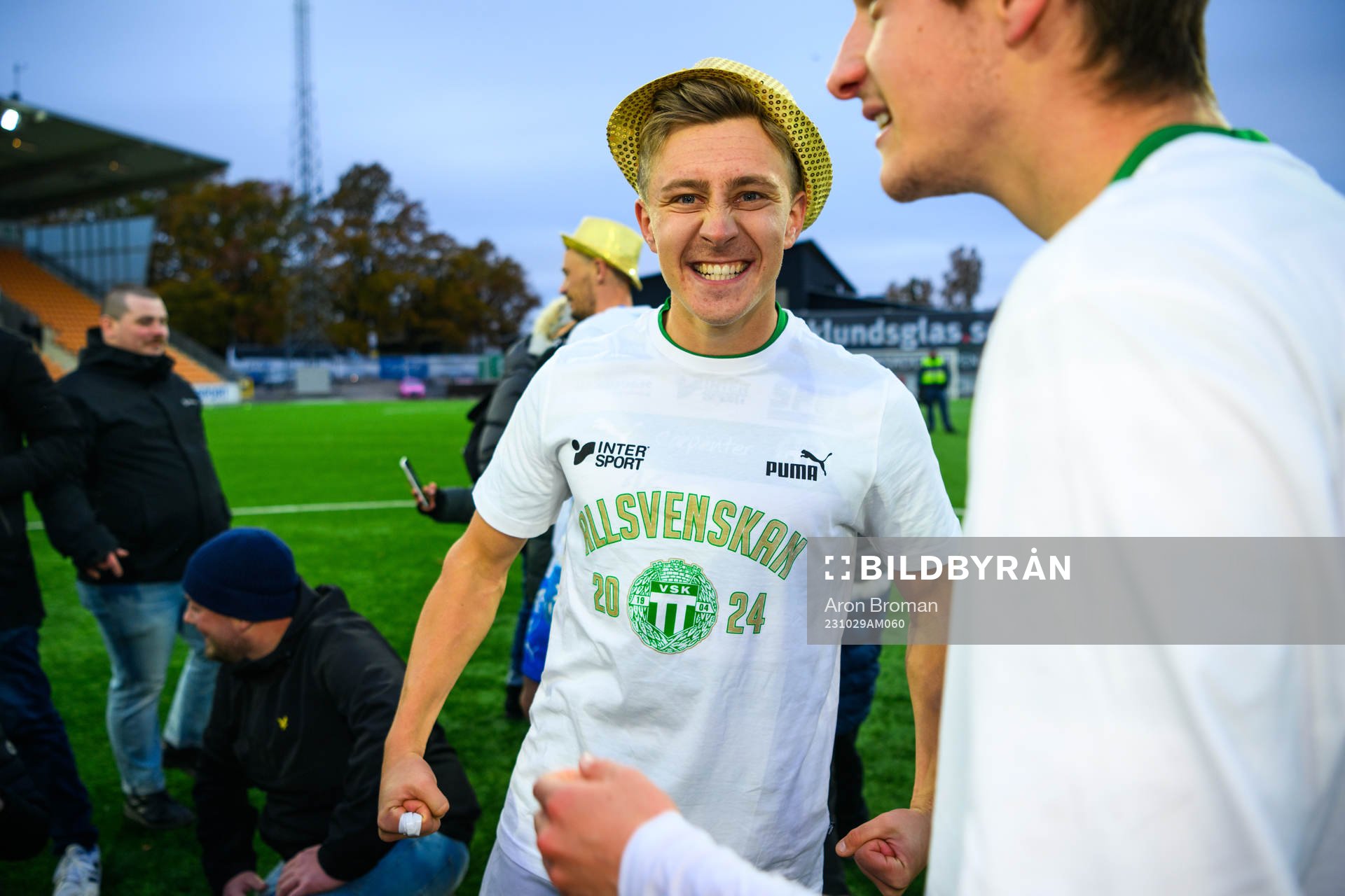 Västerås SKs Simon Gefvert jublar över avancemanget till