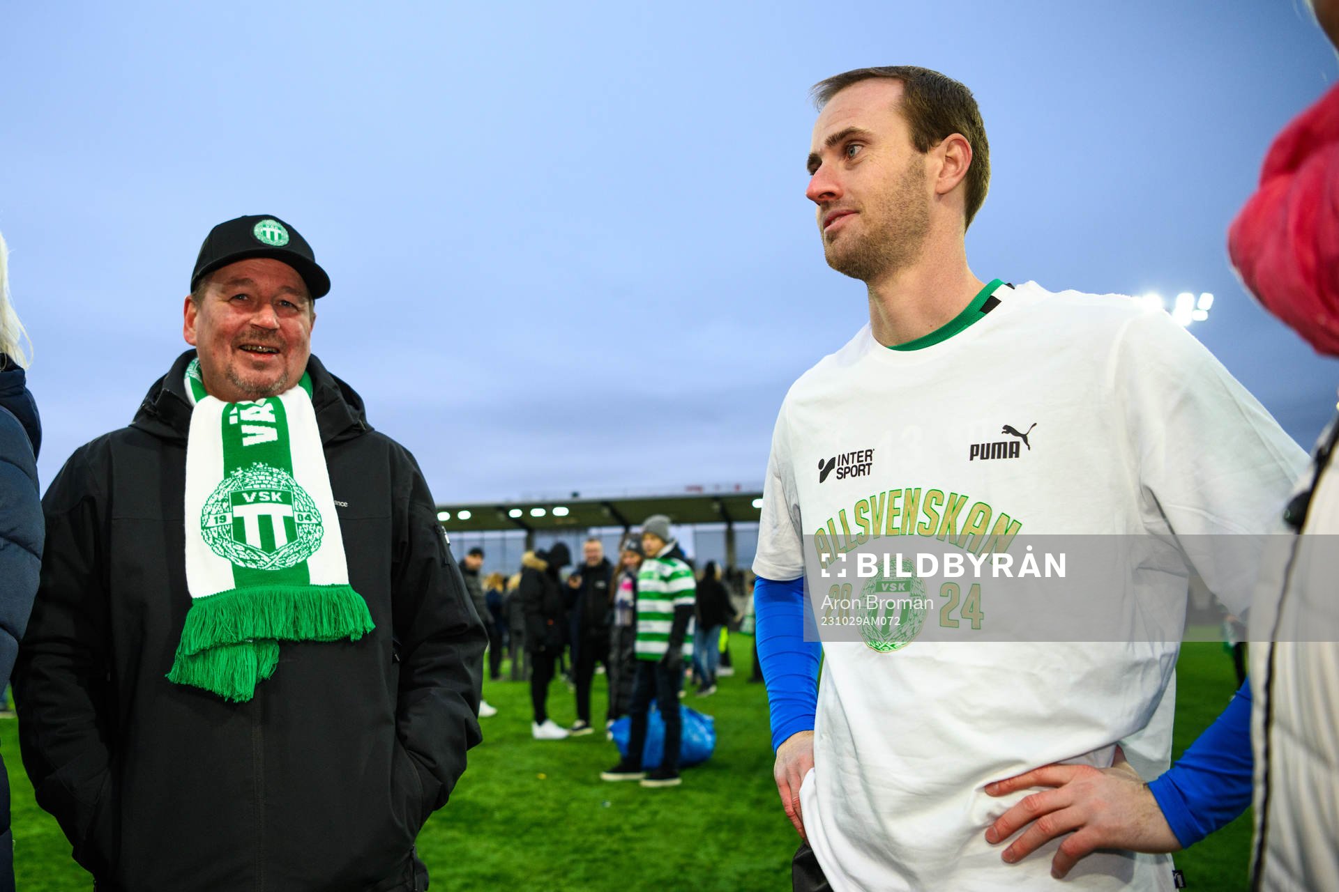 Västerås SKs målvakt Daniel Svensson jublar över