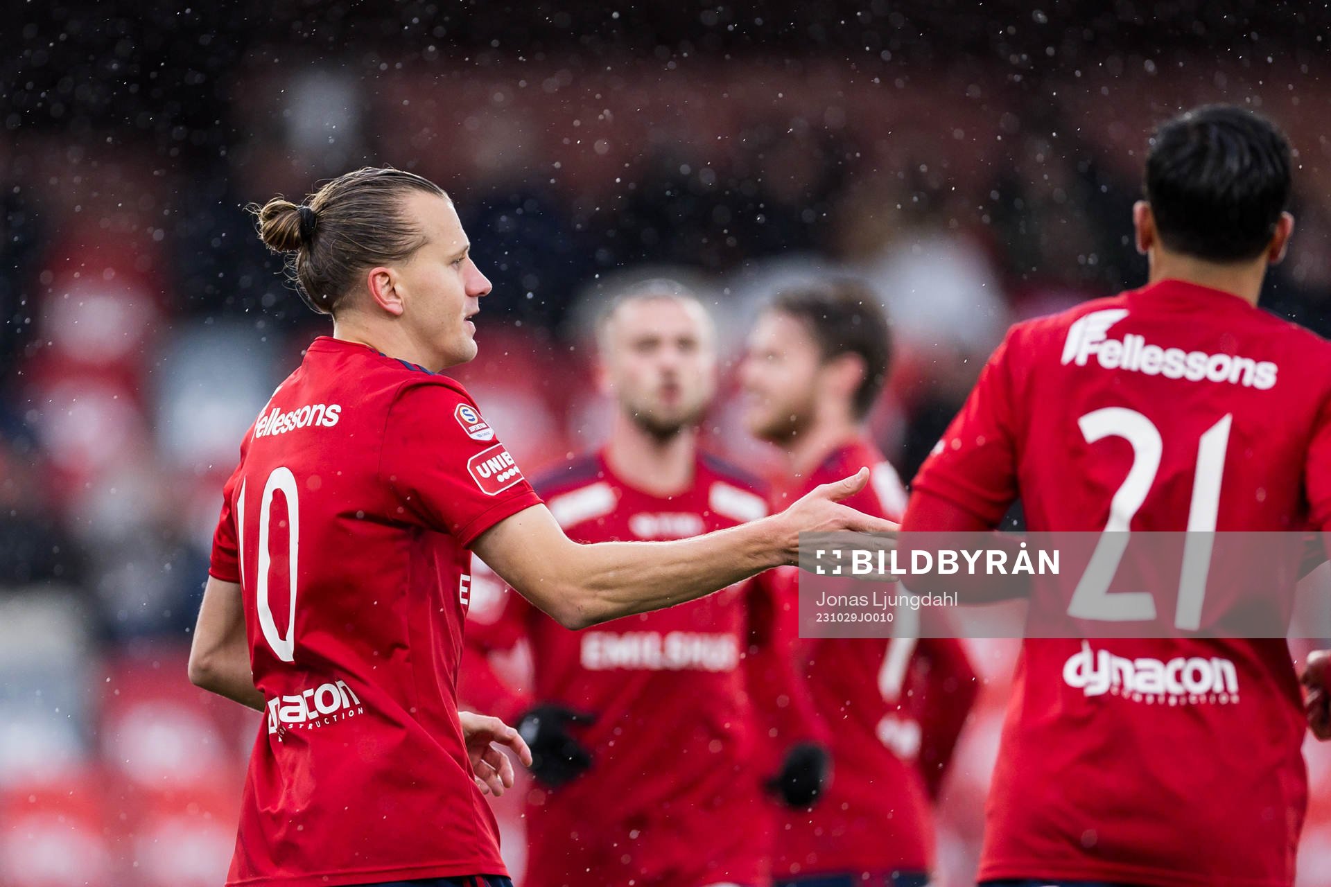 Östers Jesper Jonasson Westermark jublar