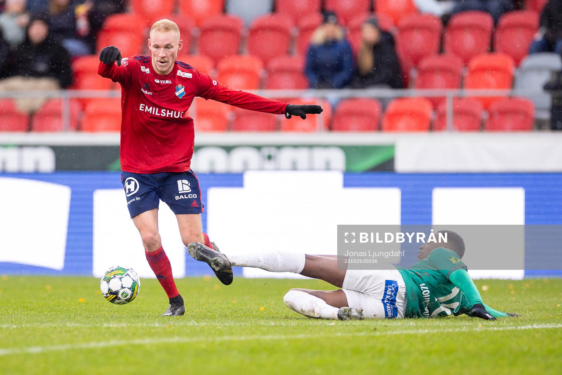 Östers Adam Bergmark Wiberg och Brages Samouil Izountouemoi