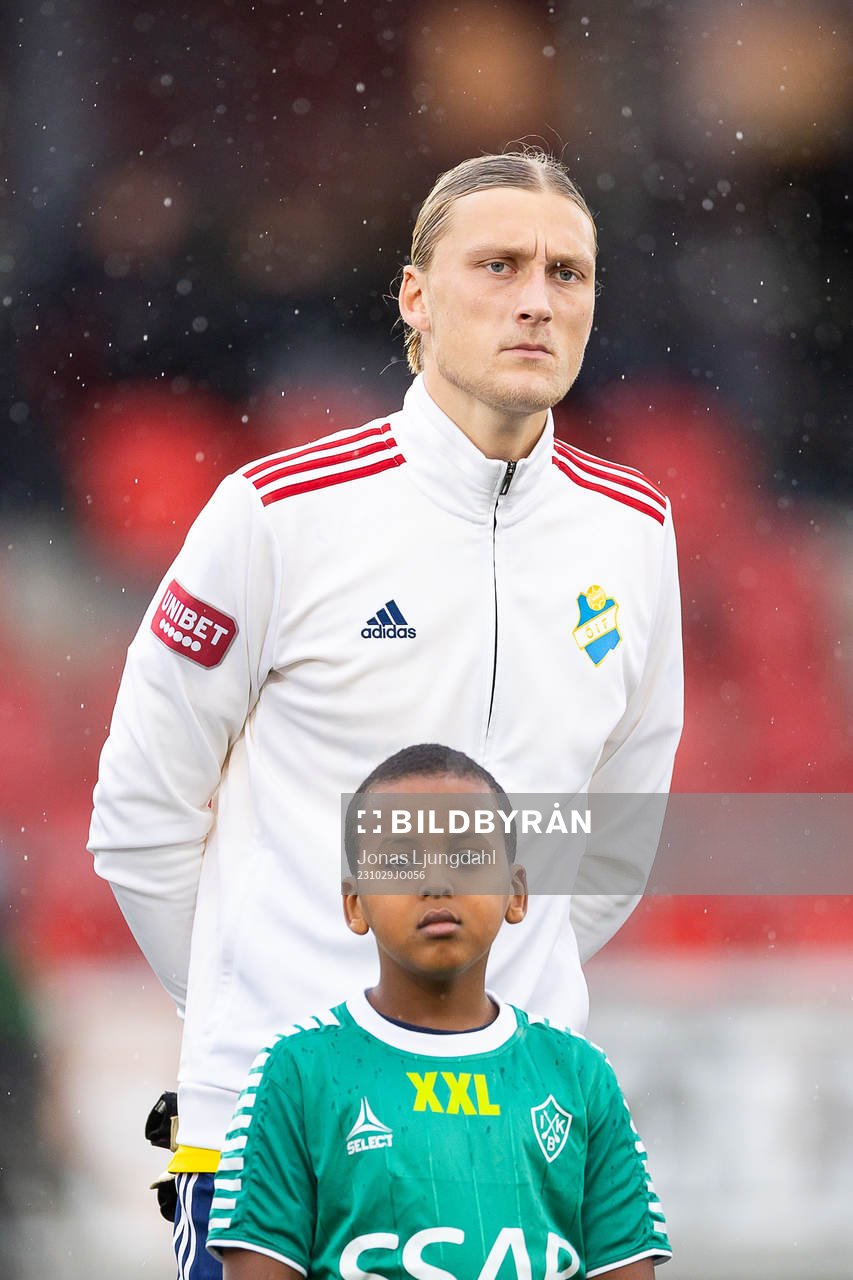 Östers målvakt Carl Lundahl Persson före fotbollsmatchen