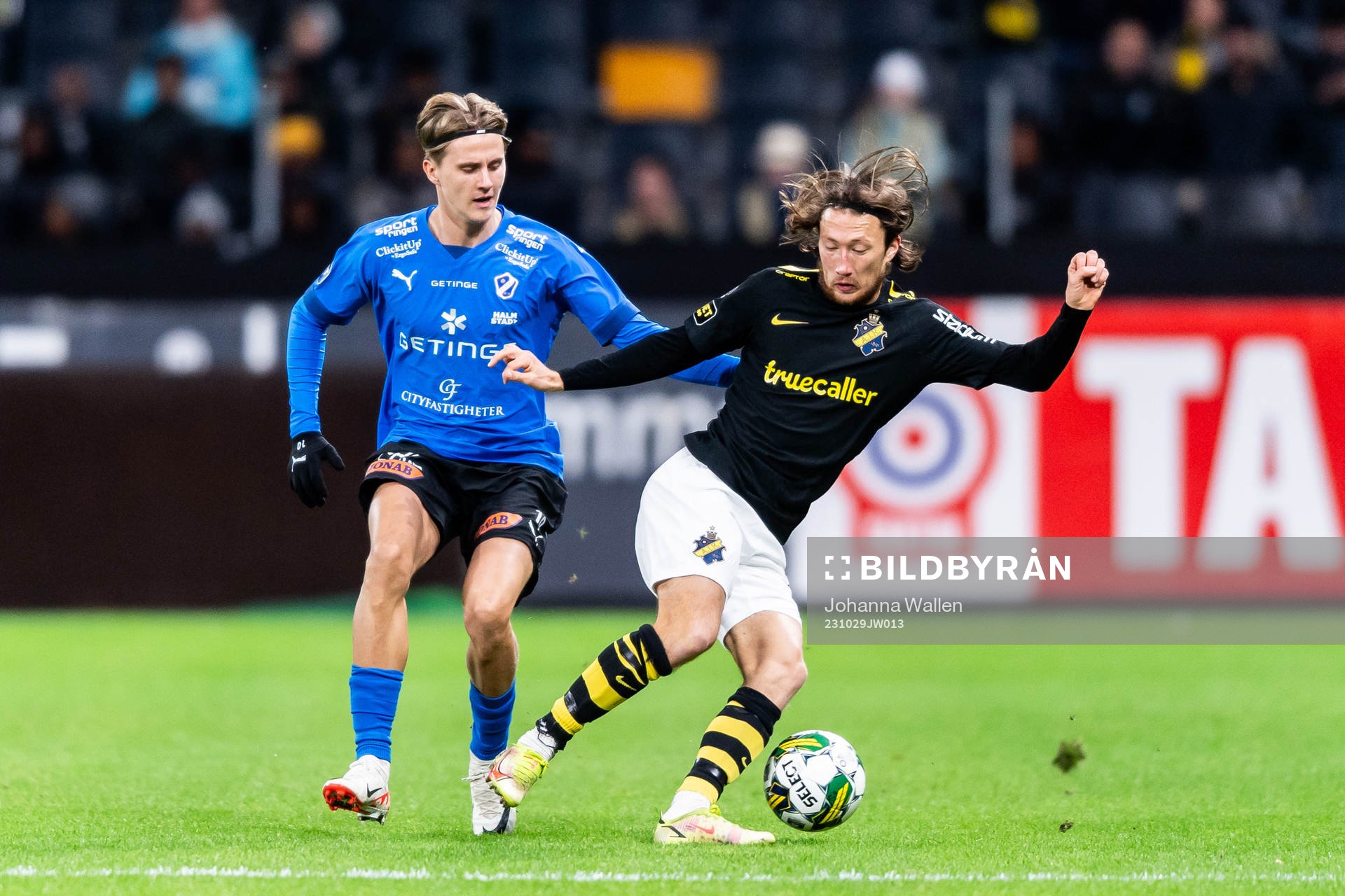 Halmstads Erik Ahlstrand och AIKs Axel Björnström