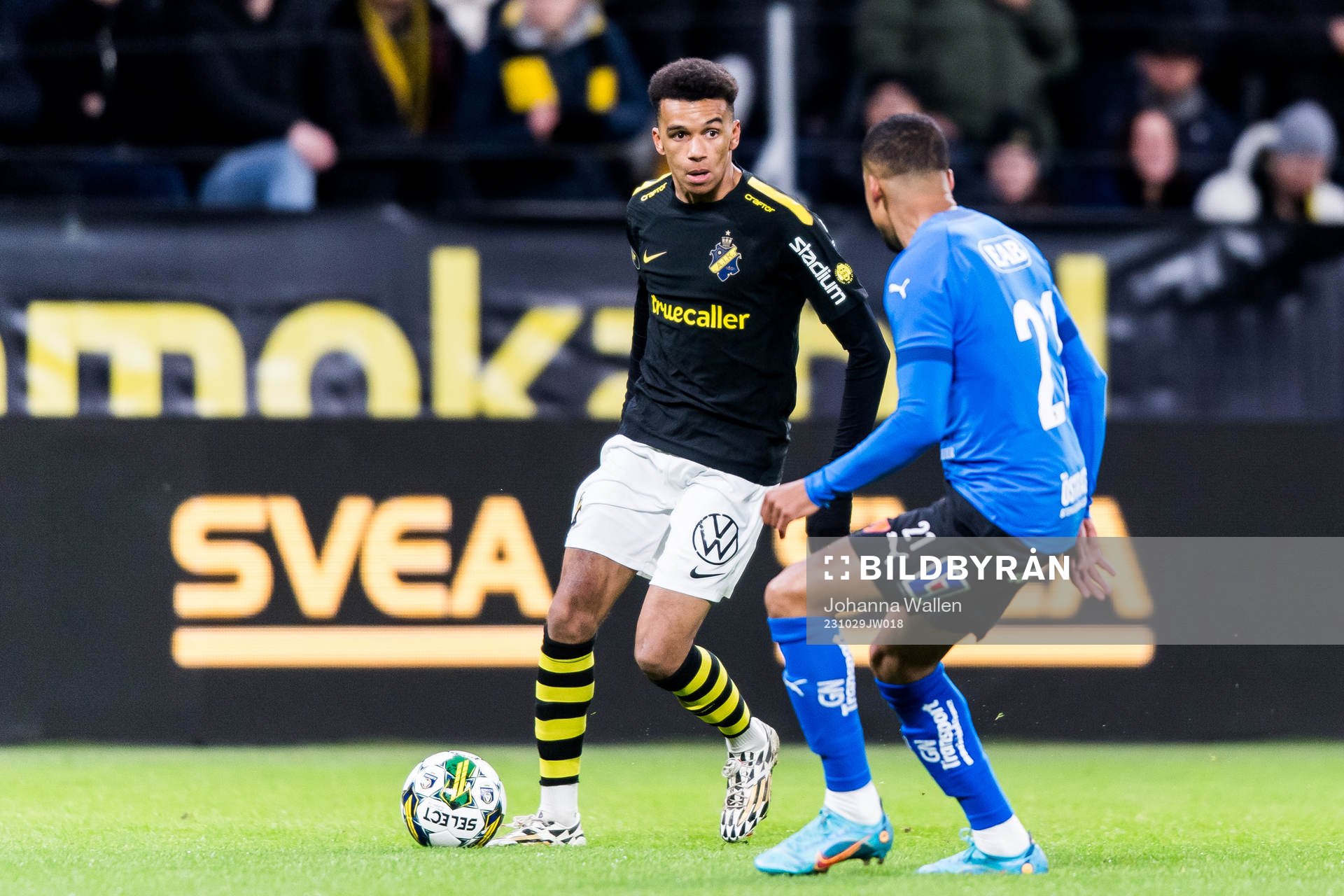 AIKs Rui Modesto och Halmstads Marcus Olsson