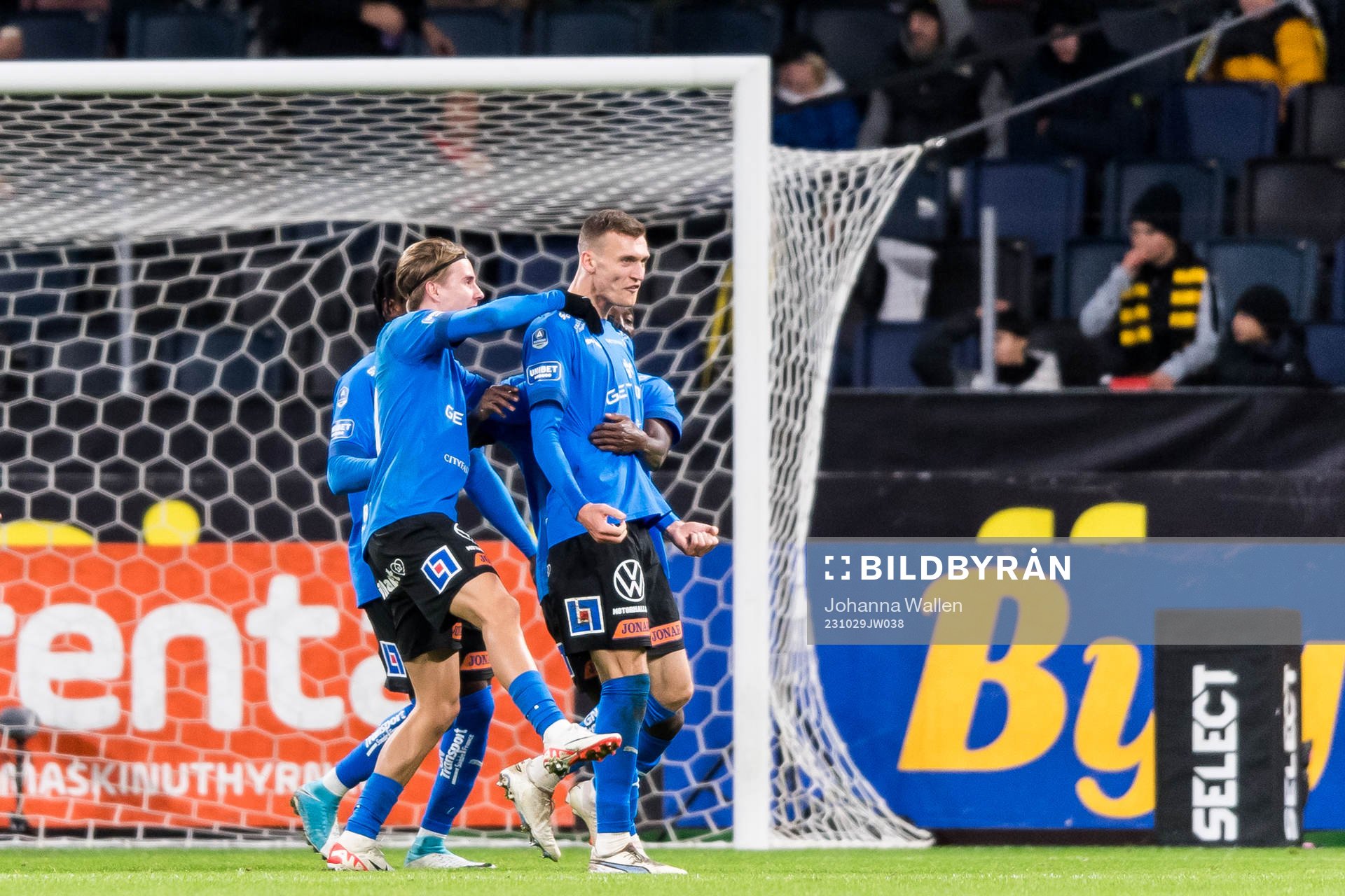 Halmstads Viktor Granath jublar