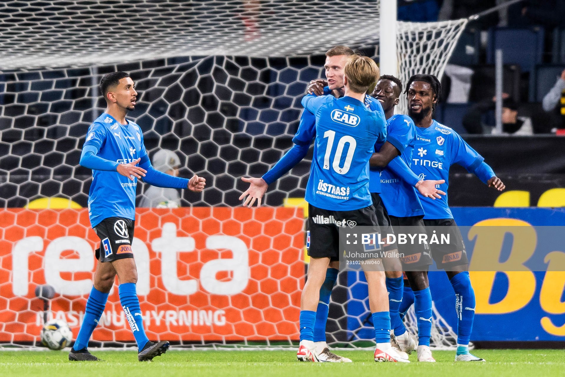 Halmstads Viktor Granath jublar