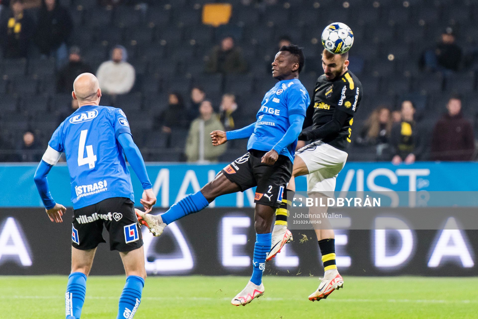Halmstads Thomas Boakye och AIKs Ioannis Pittas