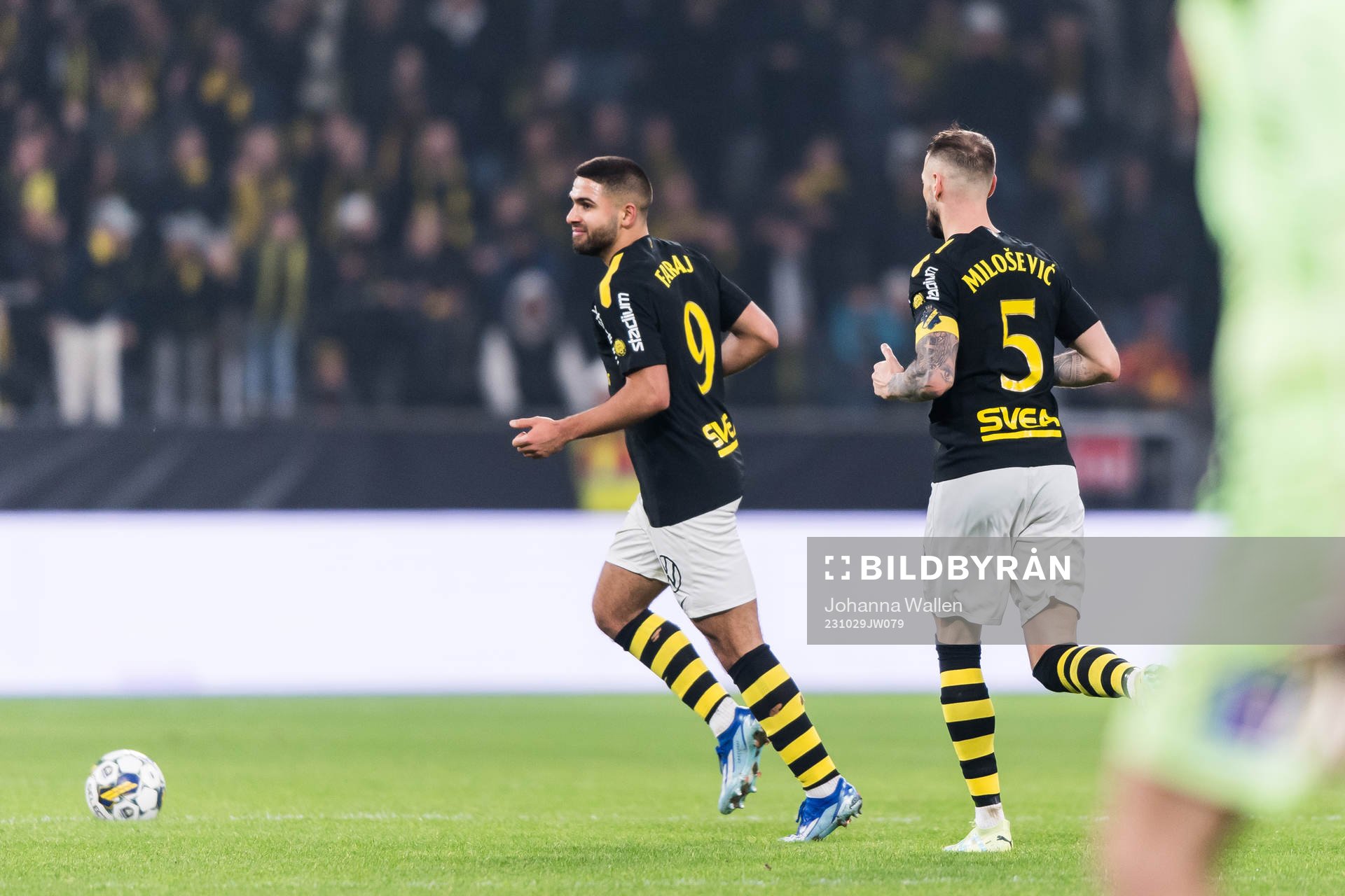 AIKs Omar Faraj jublar efter sitt 1-1 mål under fotbollsmatchen i Allsvenskan mellan AIK och Halmstad den 29 oktober 2023 i Stockholm. 