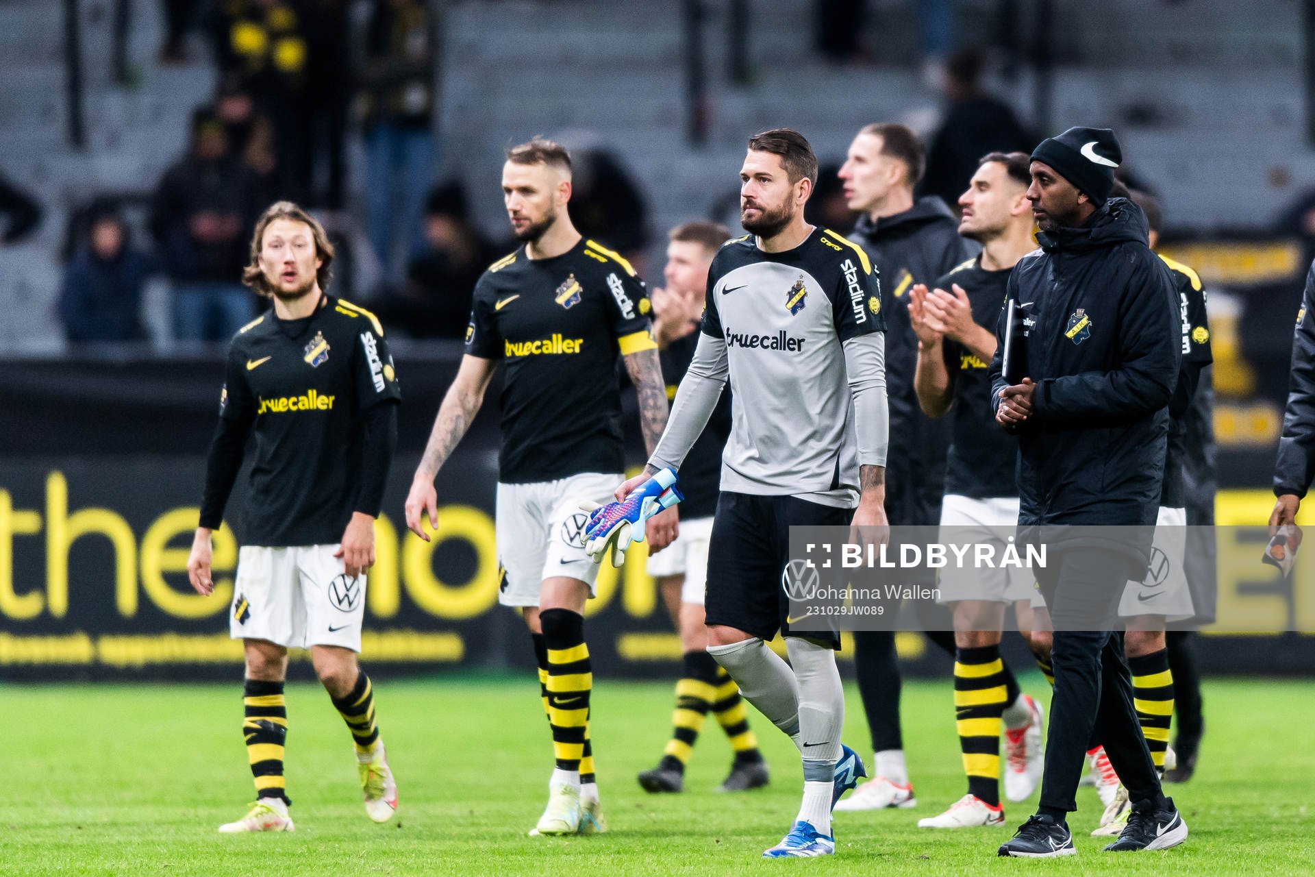 AIKs spelare tackar publiken