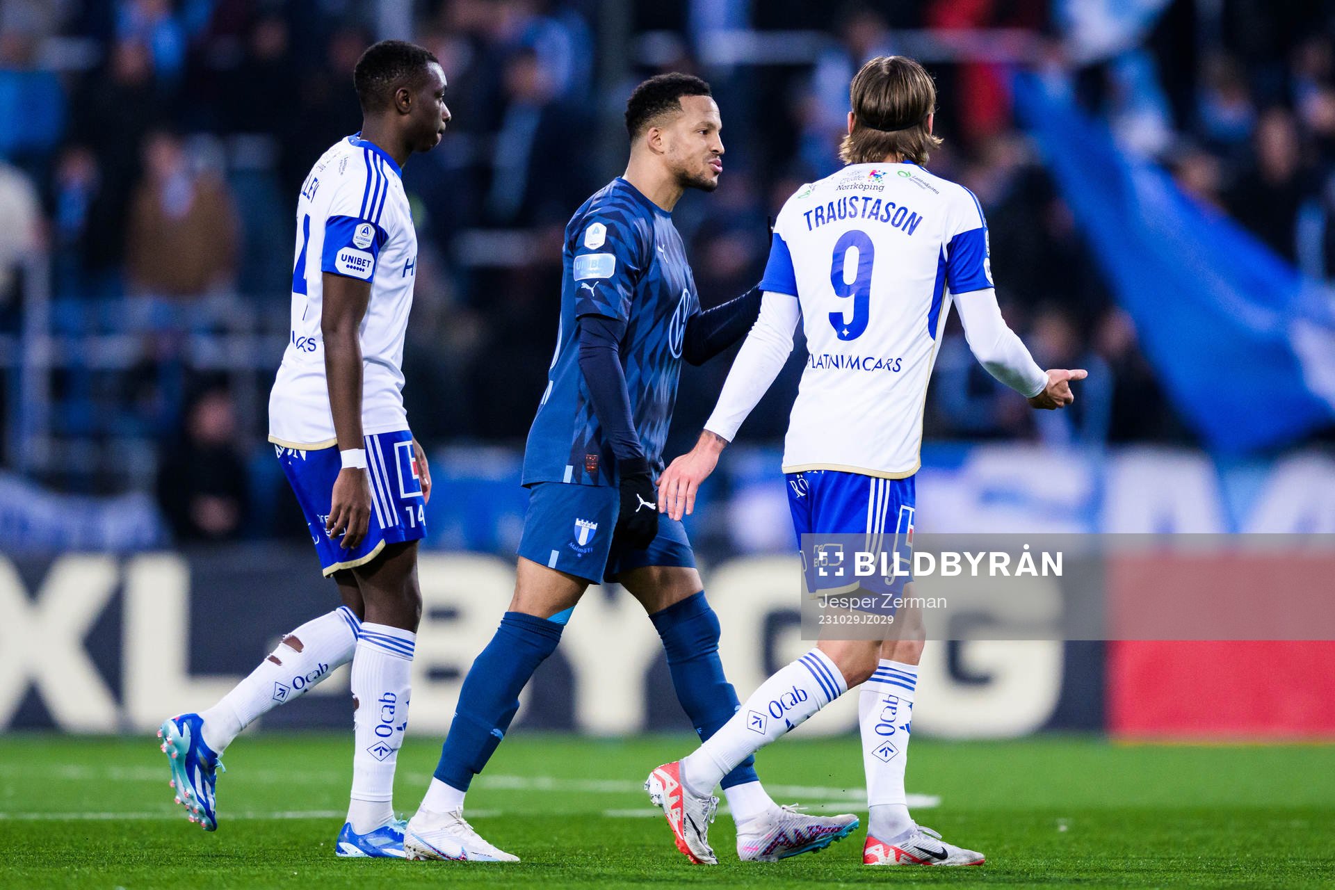Malmö FFs Martin Olsson och IFK Norrköpings Arnor