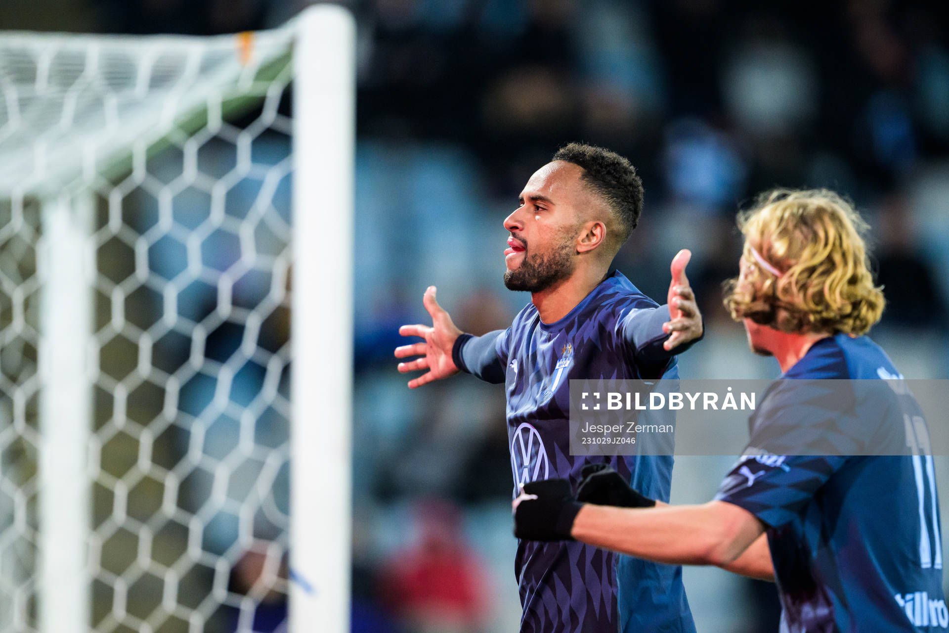 Malmö FFs Isaac Kiese Thelin jublar efter sitt 0-1 mål under fotbollsmatchen i Allsvenskan mellan IFK Norrköping och Malmö FF den 29 oktober 2023 i Norrköping.