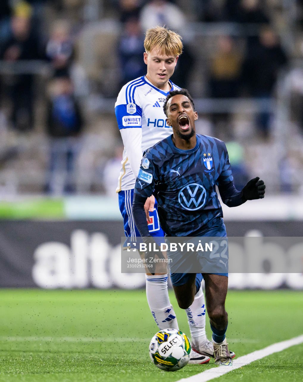 IFK Norrköpings Arnor Traustason och Malmö FFs Taha Ali