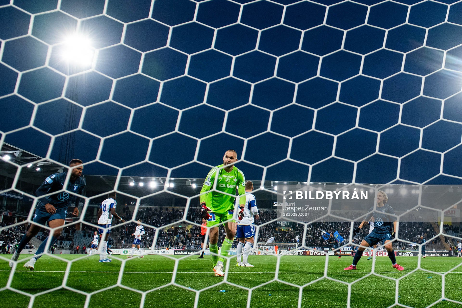 Malmö FFs Isaac Kiese Thelin och Sebastian Nanasi jublar