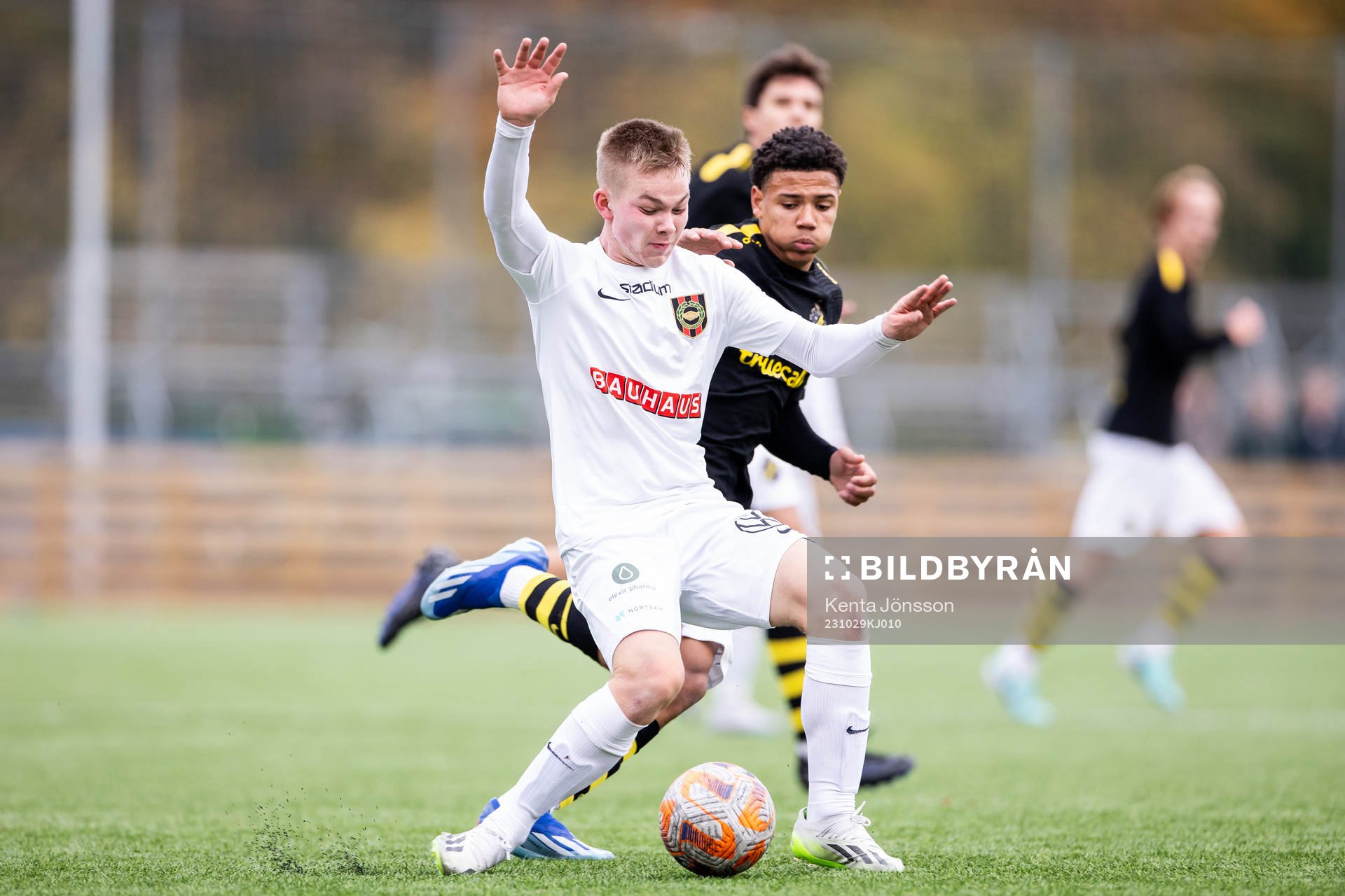 Brommapojkarnas Elis Rasck och AIKs Kevin Filling