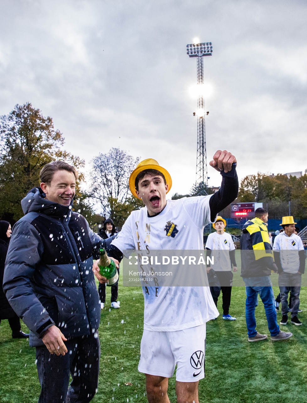 AIKs Linus Järeteg jublar