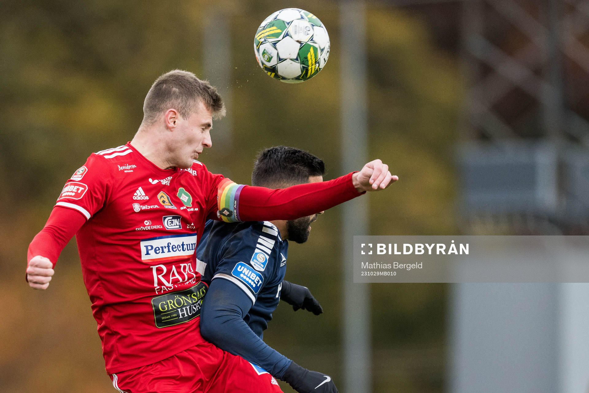 Skövde AIKs Filip Schyberg och Utsiktens Paulo Marcelo